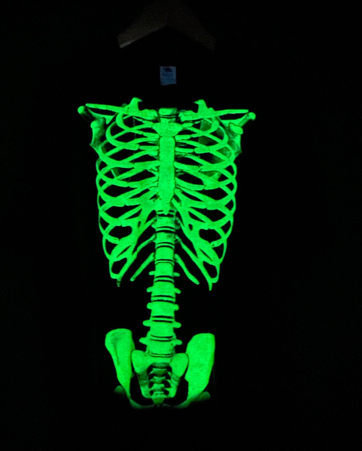 Vintage 🚨Vintage Glow In The Dark Skeleton 00s Halloween T-Shirt Size US XXL / EU 58 / 5 - 2 Thumbnail