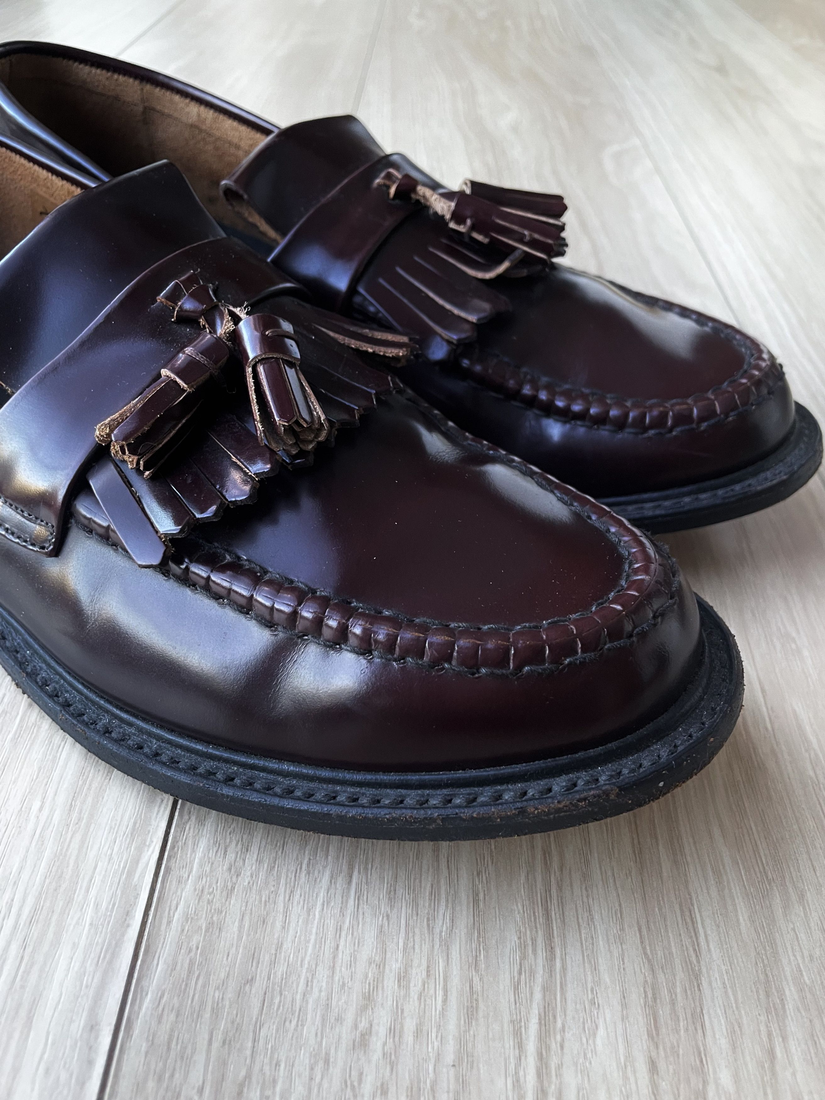 Loake BURGUNDY BOX CALFSKIN LEATHER KILT TASSEL LOAFERS Size US 11 / EU 44 - 8 Thumbnail