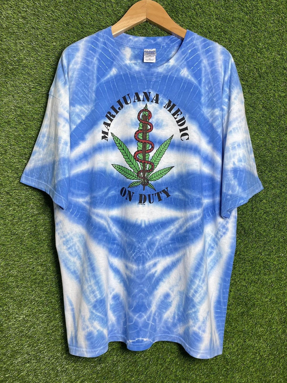Vintage 🚨Vintage Marijuana Medic On Duty 1998 Weed T-Shirt Size US XXL / EU 58 / 5 - 1 Thumbnail