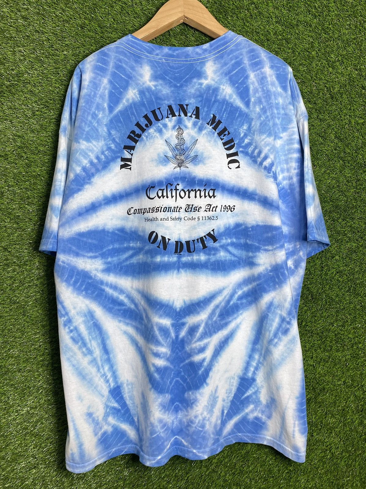 Vintage 🚨Vintage Marijuana Medic On Duty 1998 Weed T-Shirt Size US XXL / EU 58 / 5 - 2 Thumbnail