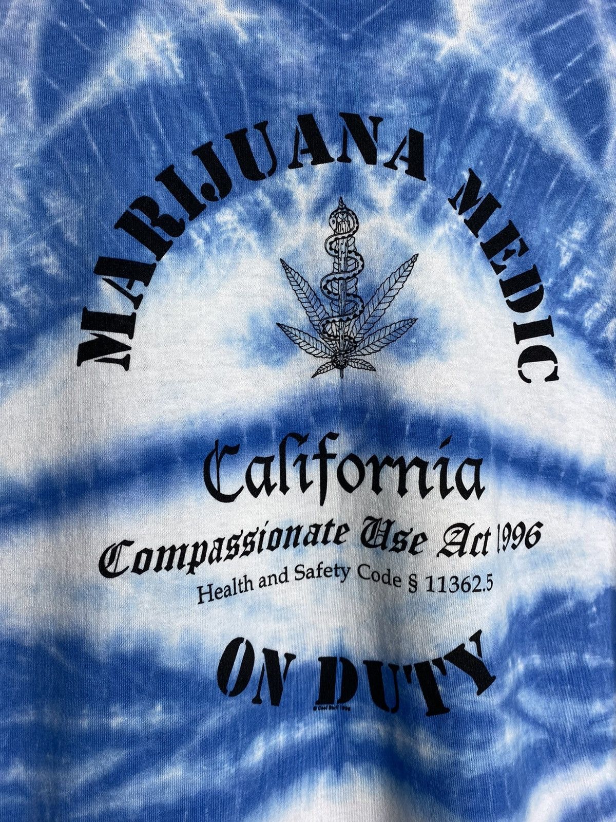 Vintage 🚨Vintage Marijuana Medic On Duty 1998 Weed T-Shirt Size US XXL / EU 58 / 5 - 6 Thumbnail