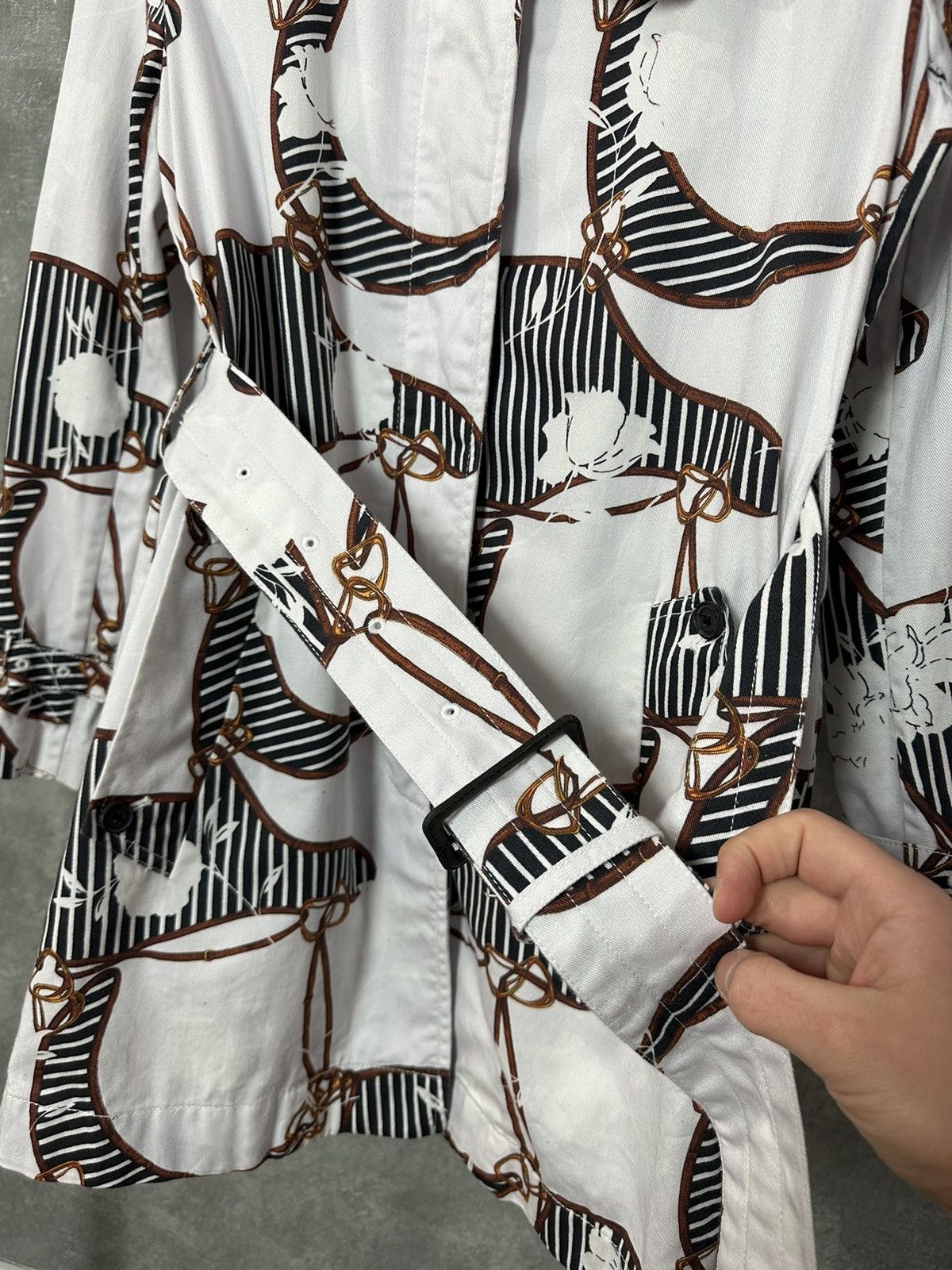 Aquascutum × Grailed Aquascutum Heritage Floral White Cotton Belt Trench Coat Size XS / US 0-2 / IT 36-38 - 8 Thumbnail