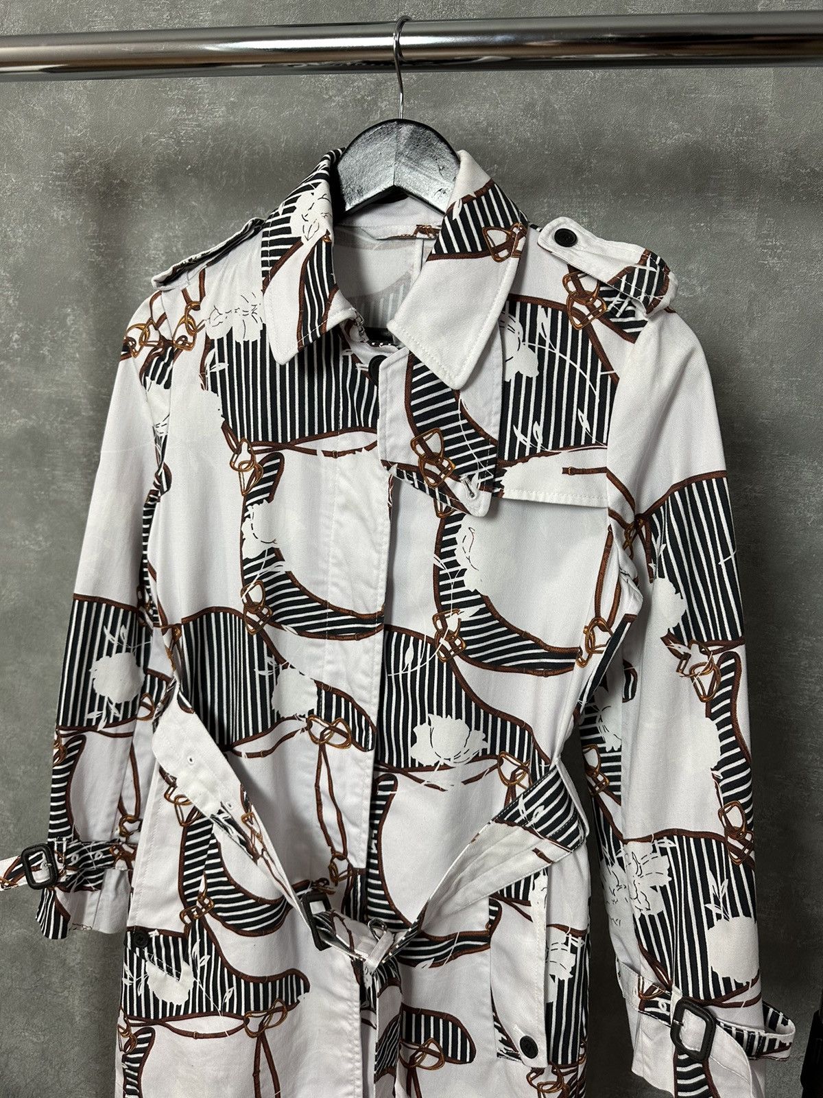 Aquascutum × Grailed Aquascutum Heritage Floral White Cotton Belt Trench Coat Size XS / US 0-2 / IT 36-38 - 1 Thumbnail