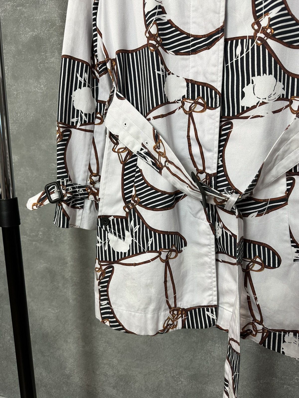 Aquascutum × Grailed Aquascutum Heritage Floral White Cotton Belt Trench Coat Size XS / US 0-2 / IT 36-38 - 7 Thumbnail