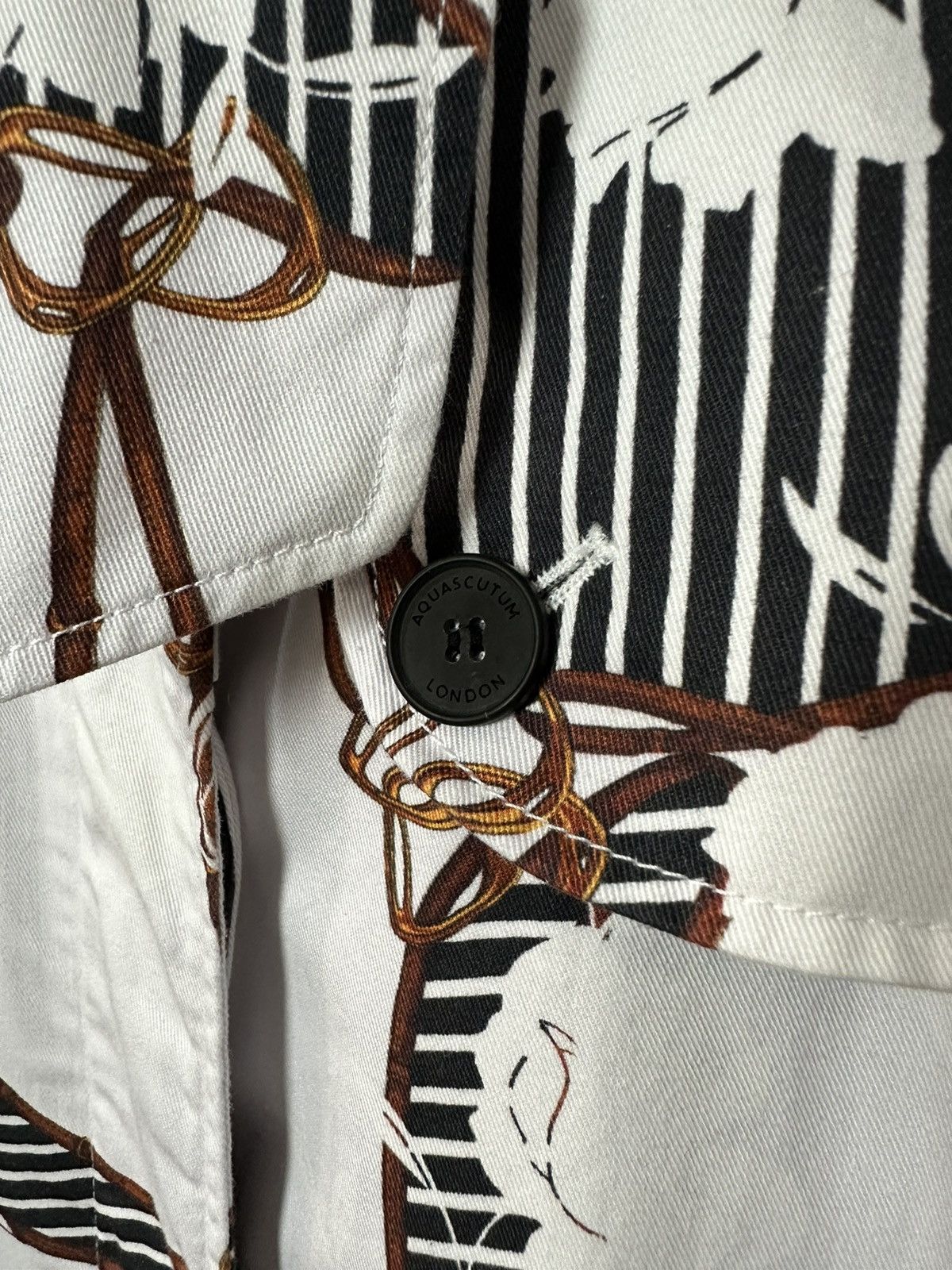 Aquascutum × Grailed Aquascutum Heritage Floral White Cotton Belt Trench Coat Size XS / US 0-2 / IT 36-38 - 11 Thumbnail
