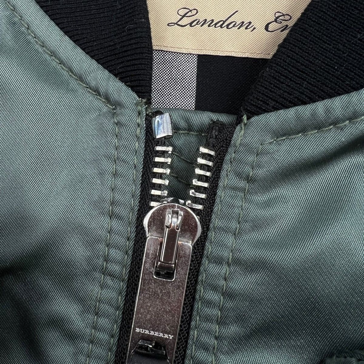 Burberry Burberry Green Utility Bomber Jacket Size US S / EU 44-46 / 1 - 4 Thumbnail
