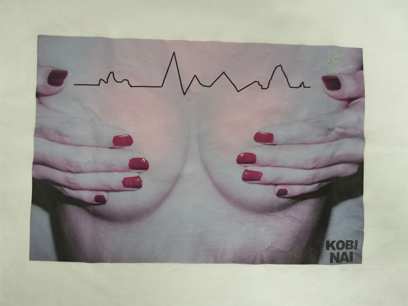 Japanese Brand Vintage Kobinai Japan Designer Tee Tits Sexy Pornstar Hookup Size US M / EU 48-50 / 2 - 1 Thumbnail