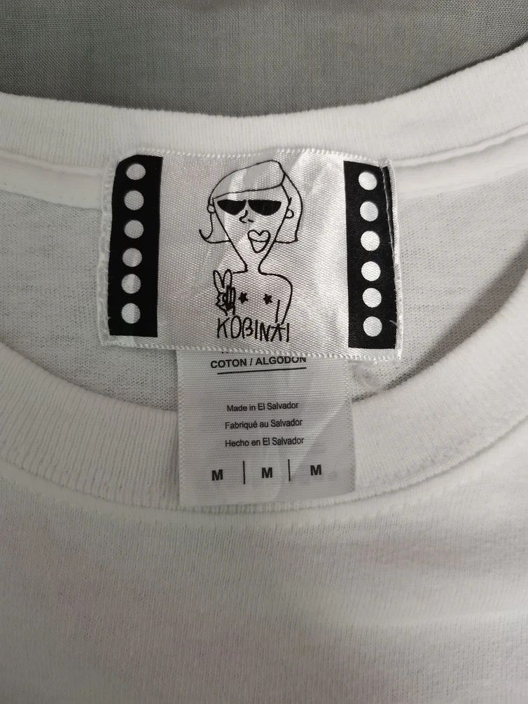 Japanese Brand Vintage Kobinai Japan Designer Tee Tits Sexy Pornstar Hookup Size US M / EU 48-50 / 2 - 3 Thumbnail