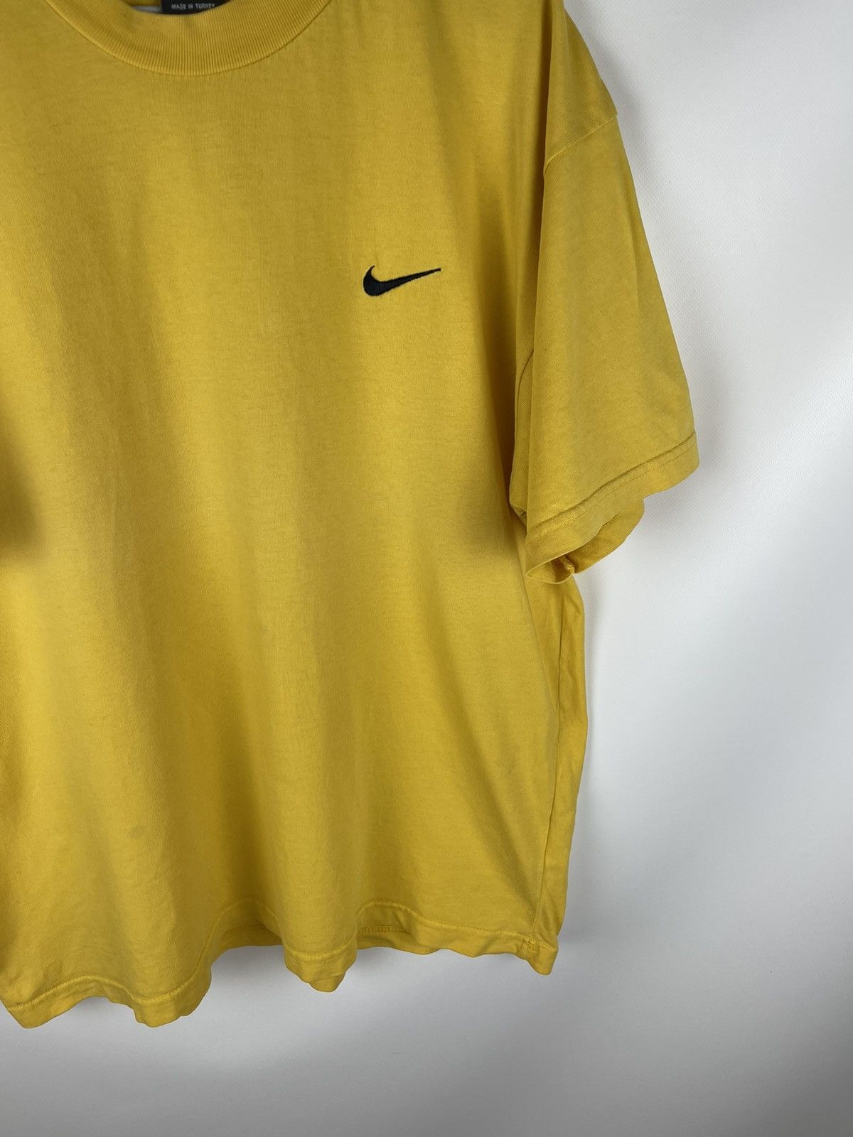 Nike Nike vintage 90s yellow drill embroidered swoosh logo tee Size US L / EU 52-54 / 3 - 6 Thumbnail