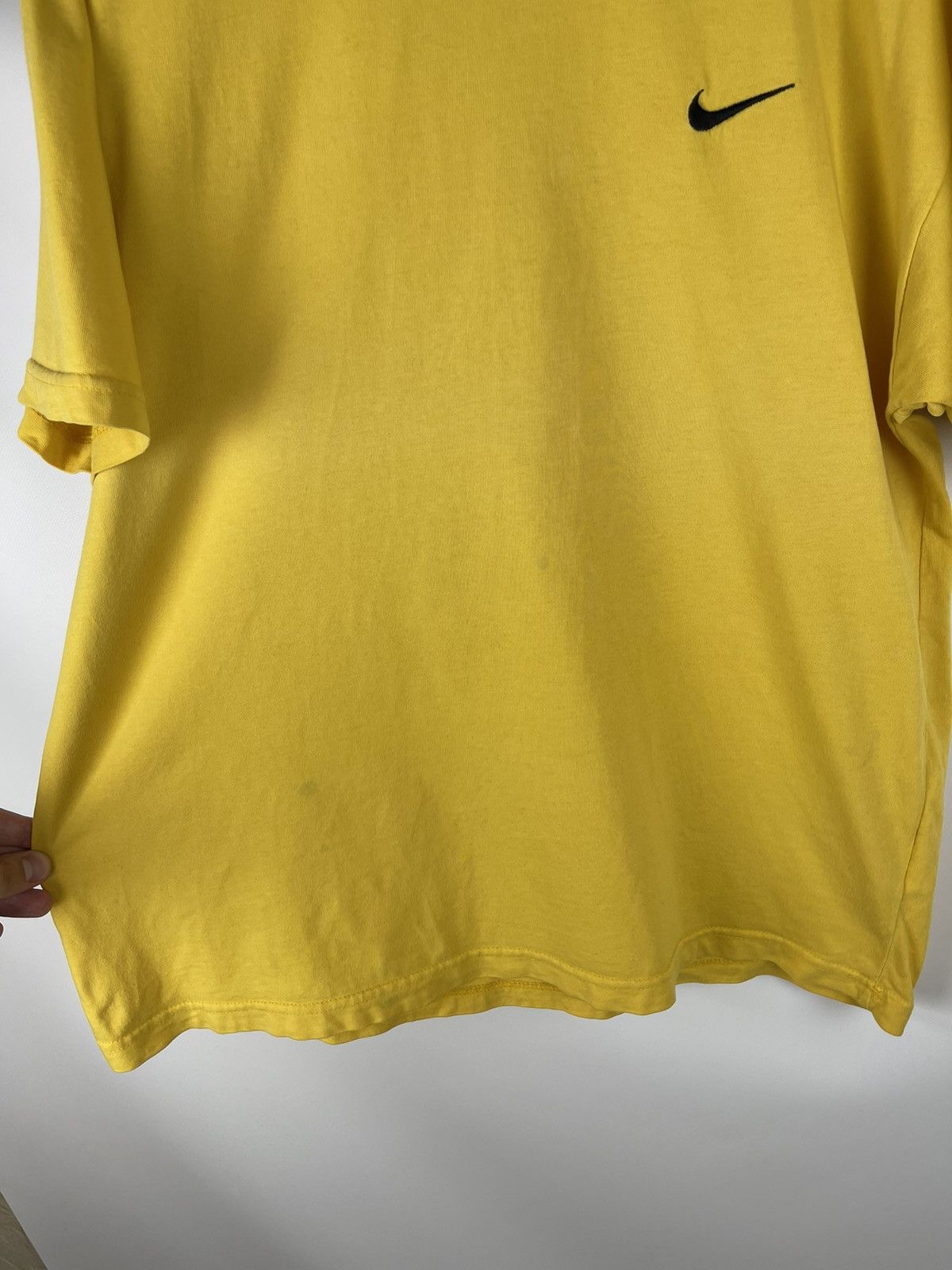 Nike Nike vintage 90s yellow drill embroidered swoosh logo tee Size US L / EU 52-54 / 3 - 7 Thumbnail