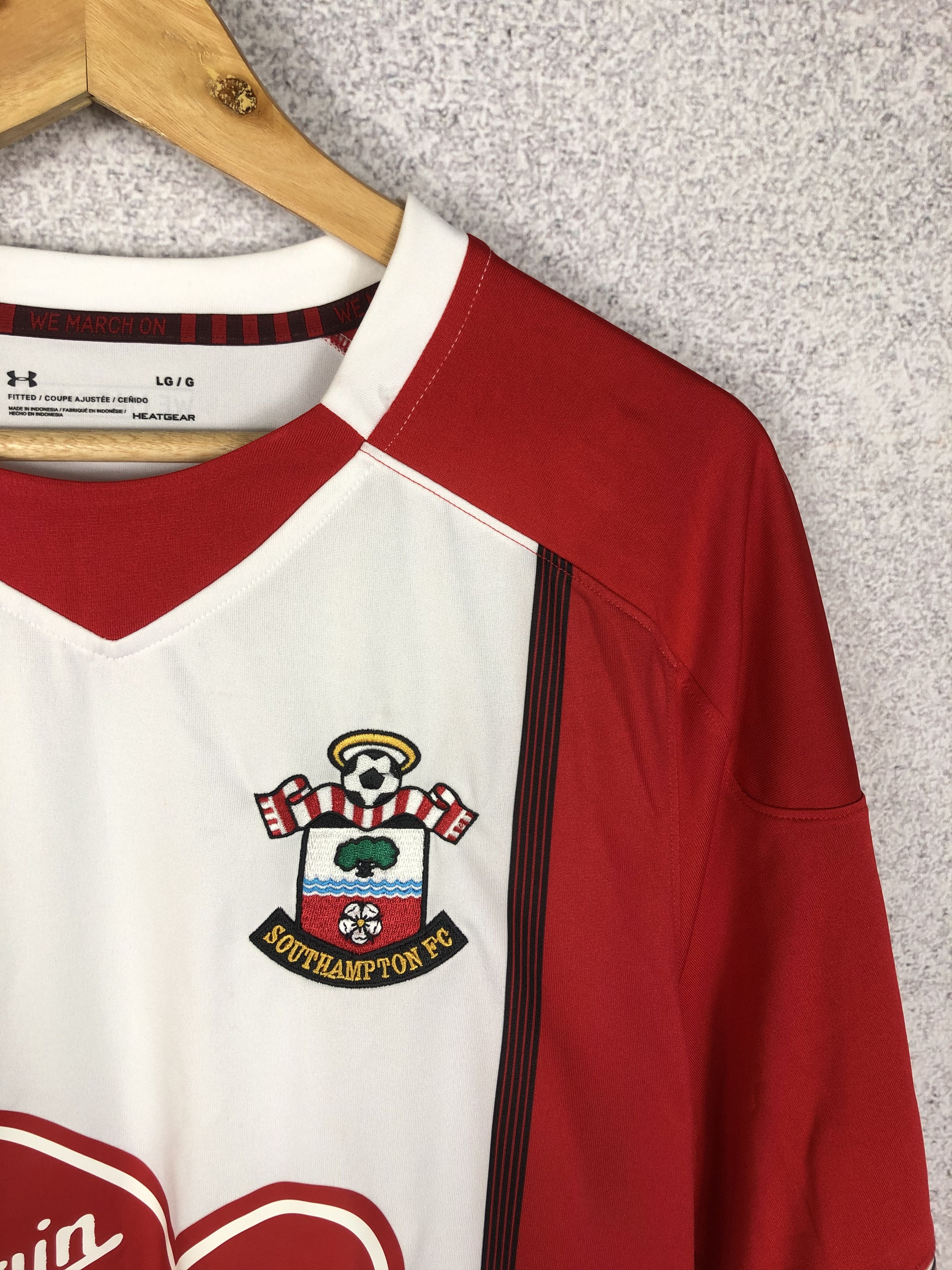 Vintage FC Southampton Under Armour Football Shirt Soccer Jersey Size US L / EU 52-54 / 3 - 4 Thumbnail
