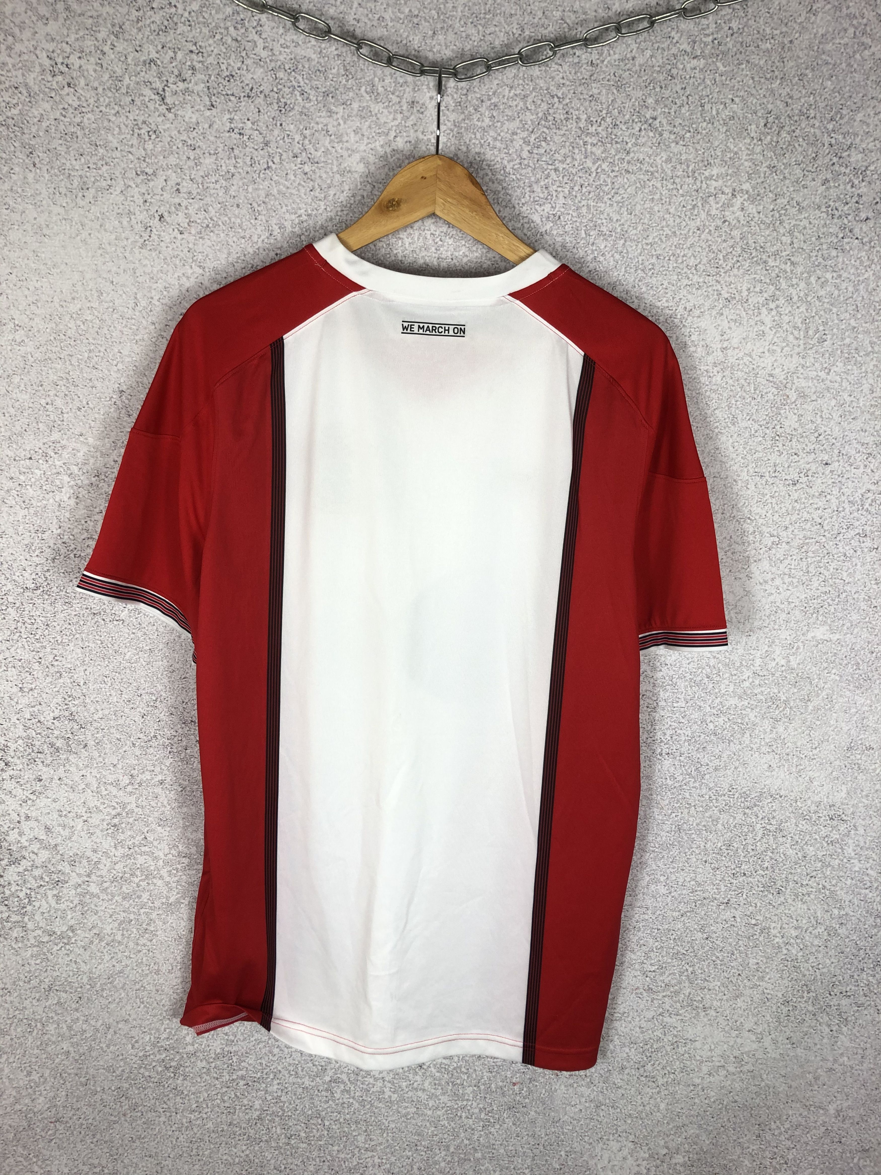 Vintage FC Southampton Under Armour Football Shirt Soccer Jersey Size US L / EU 52-54 / 3 - 8 Thumbnail