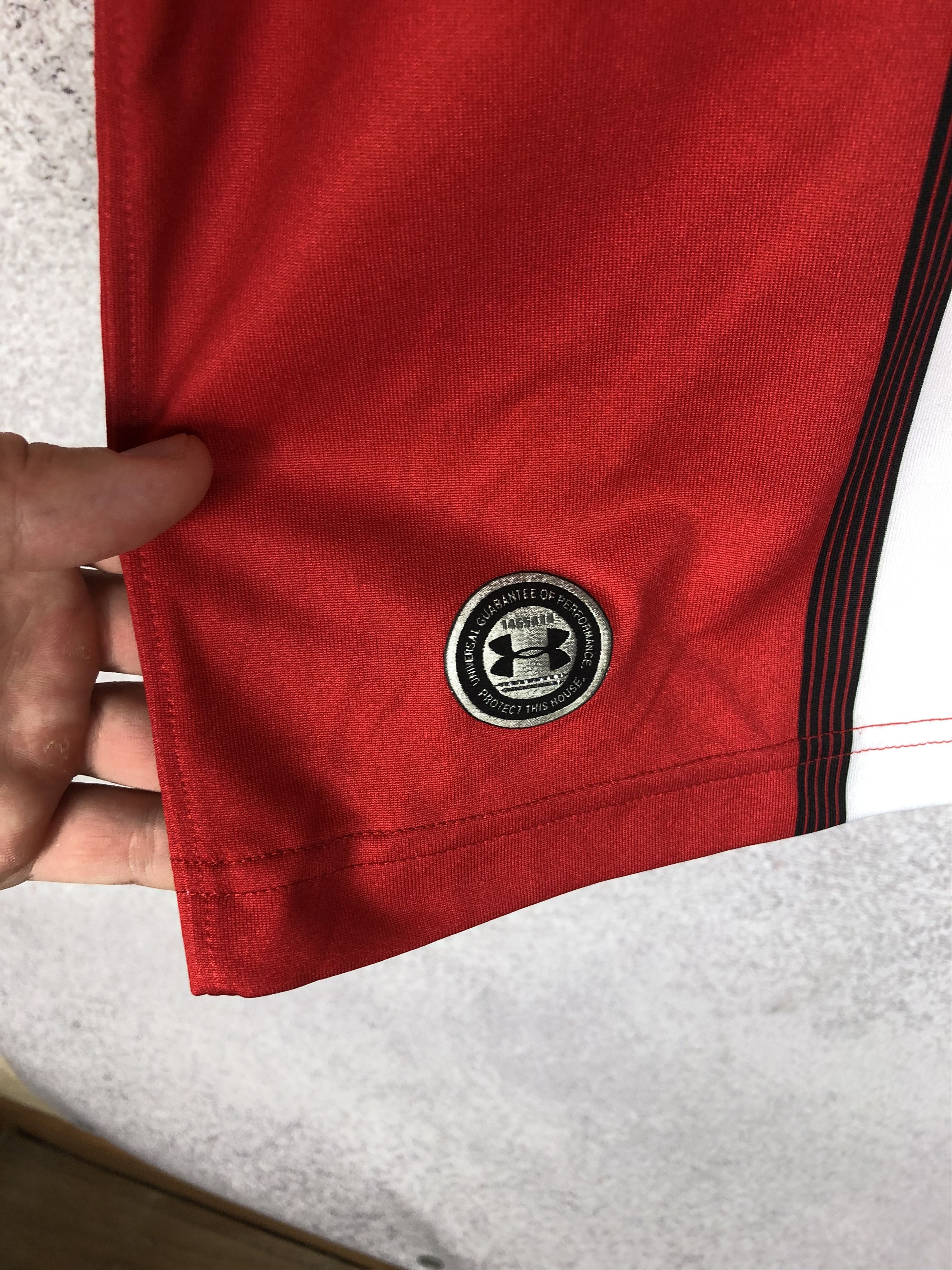 Vintage FC Southampton Under Armour Football Shirt Soccer Jersey Size US L / EU 52-54 / 3 - 7 Thumbnail