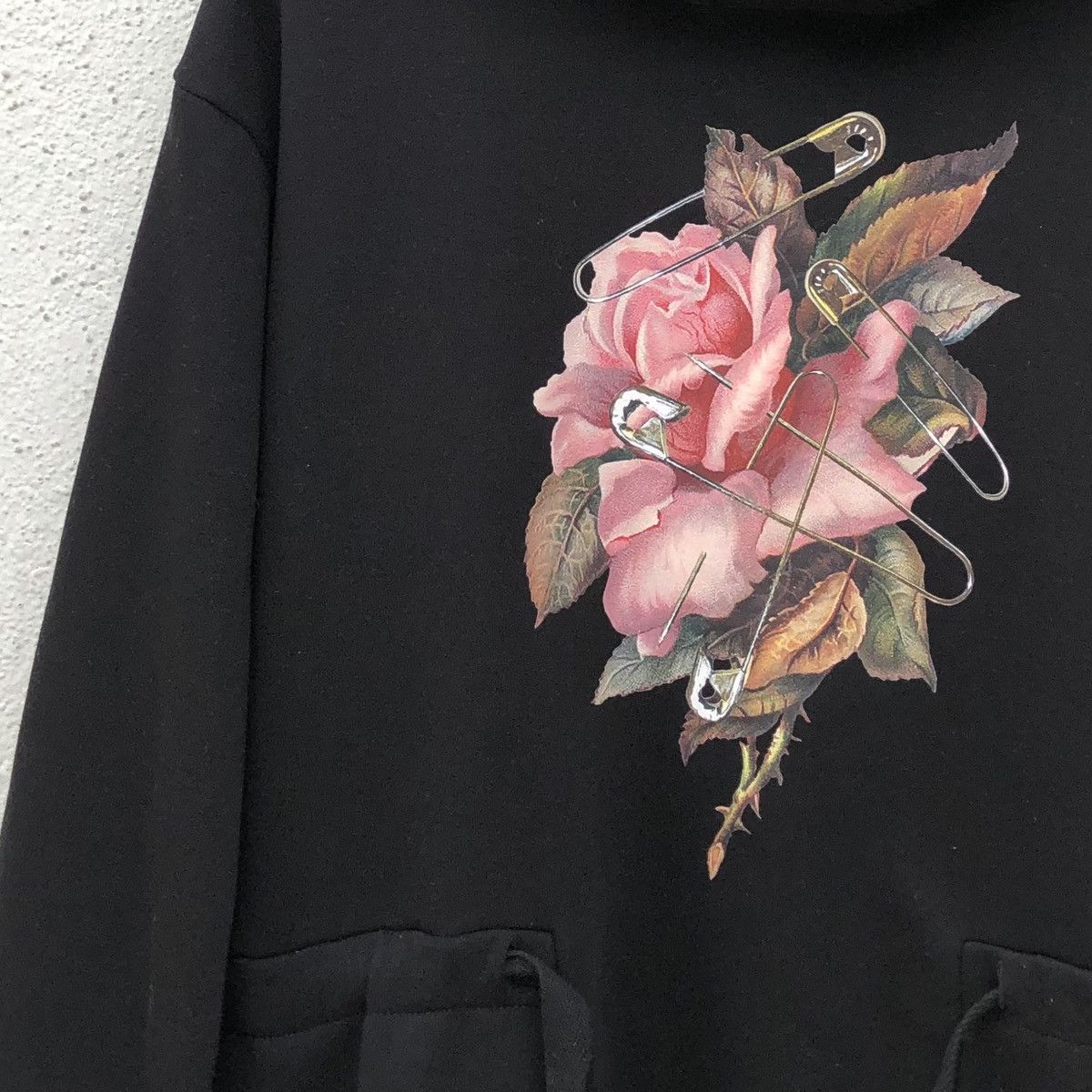 Undercover GU x UNDERCOVER Pink Roses Graphic Sweatshirt Size M / US 6-8 / IT 42-44 - 4 Thumbnail