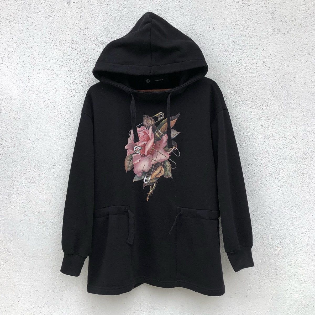 Undercover GU x UNDERCOVER Pink Roses Graphic Sweatshirt Size M / US 6-8 / IT 42-44 - 1 Thumbnail