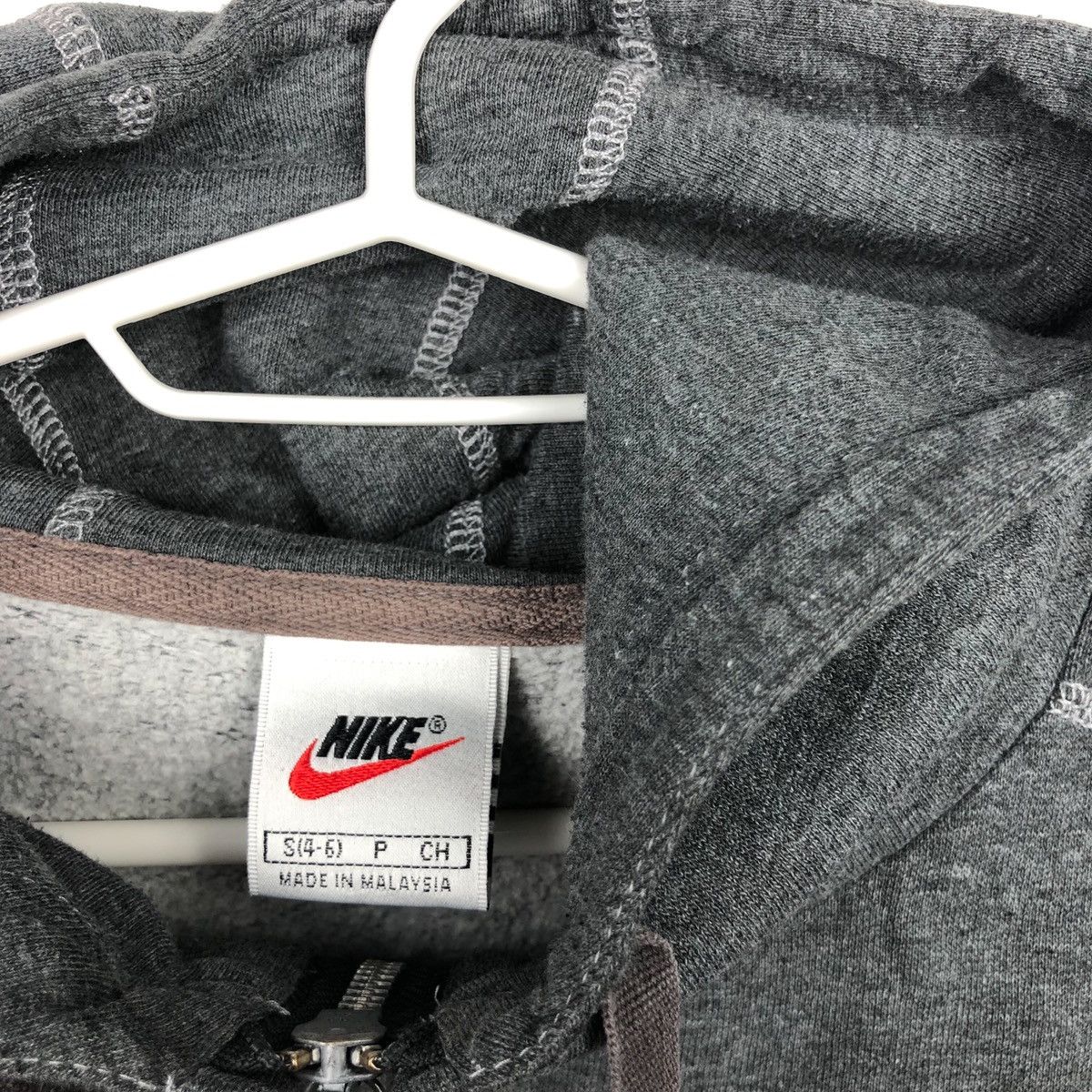 Nike × Vintage VTG NIKE FITNESS ESSENTIALS WOMENS HOODIE SMALL GRAY Size S / US 4 / IT 40 - 3 Thumbnail