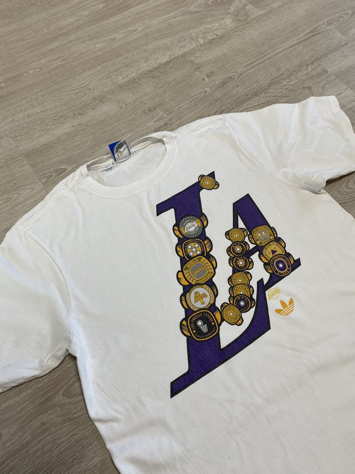 Adidas Adidas NBA T shirt LA Lakers champion big logo sz L Size US L / EU 52-54 / 3 - 1 Thumbnail
