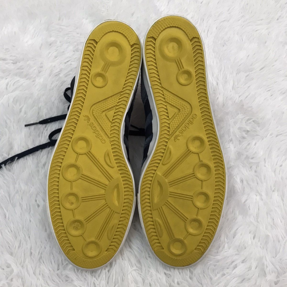Adidas Adidas Pro Conference Mid Size US 9 / EU 42 - 8 Thumbnail