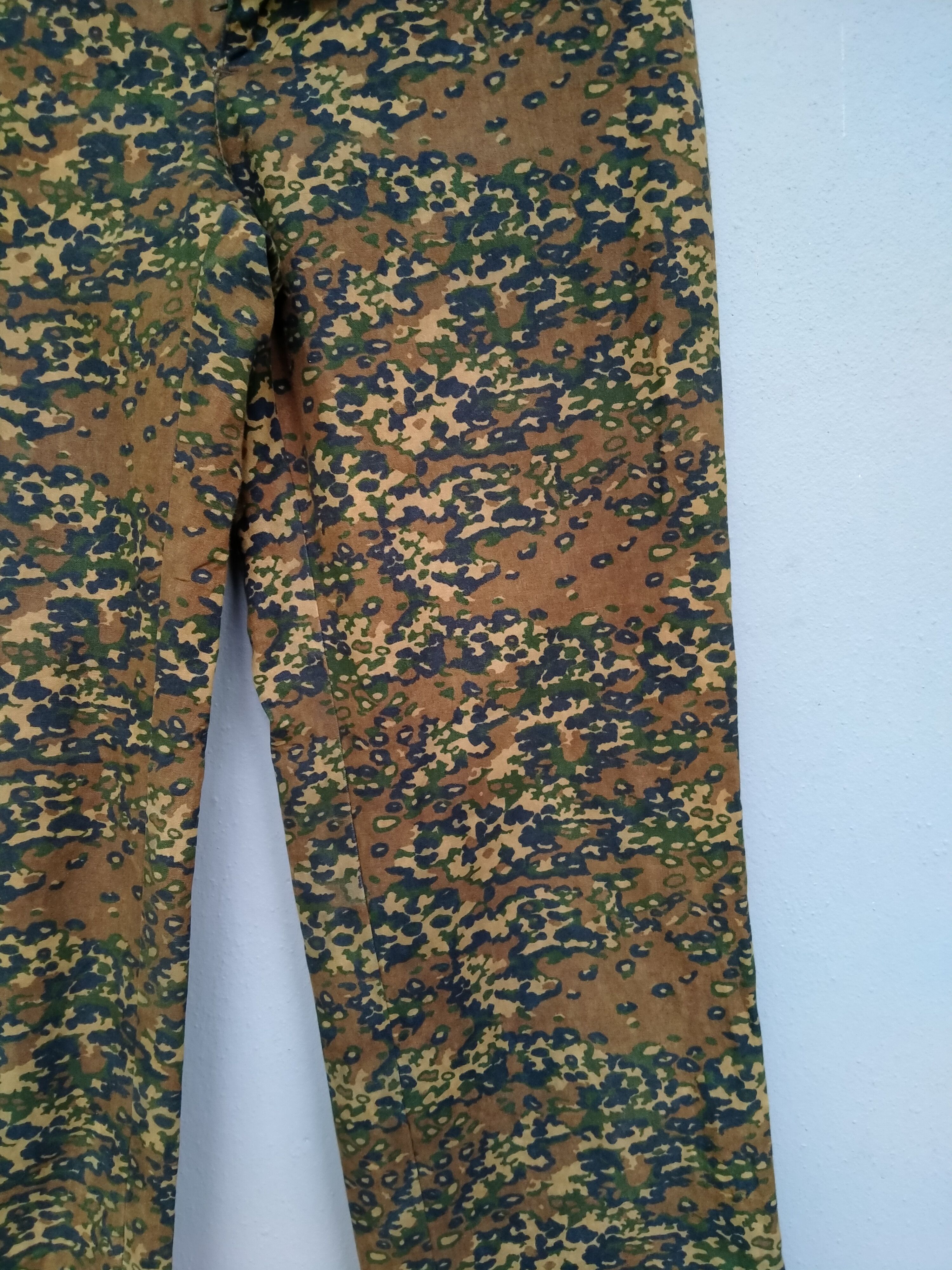 A.P.C. Rare!! Iconic A.P.C. Camouflage Rayon Lined Pant Zipper Riri Size US 29 - 8 Thumbnail