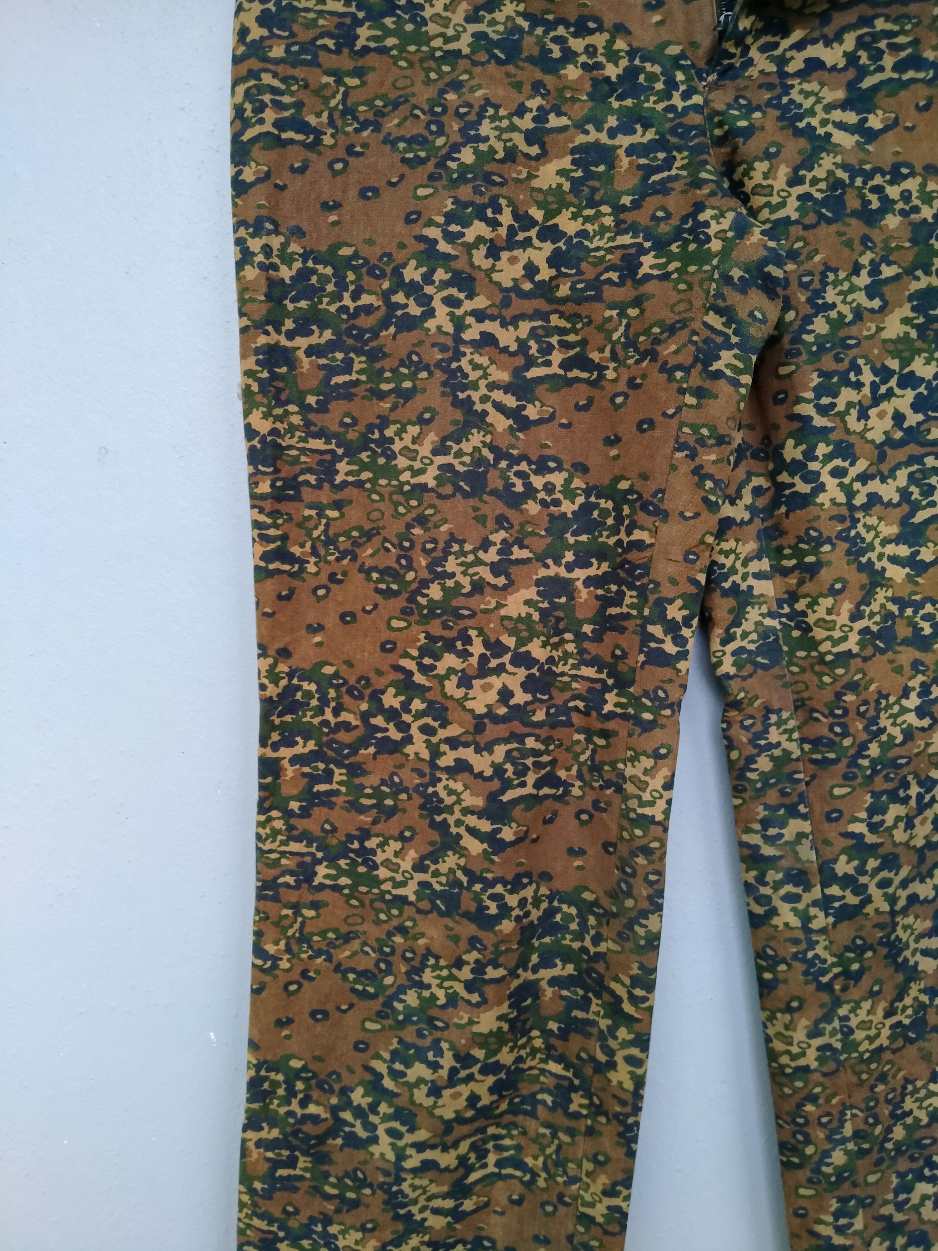 A.P.C. Rare!! Iconic A.P.C. Camouflage Rayon Lined Pant Zipper Riri Size US 29 - 6 Thumbnail