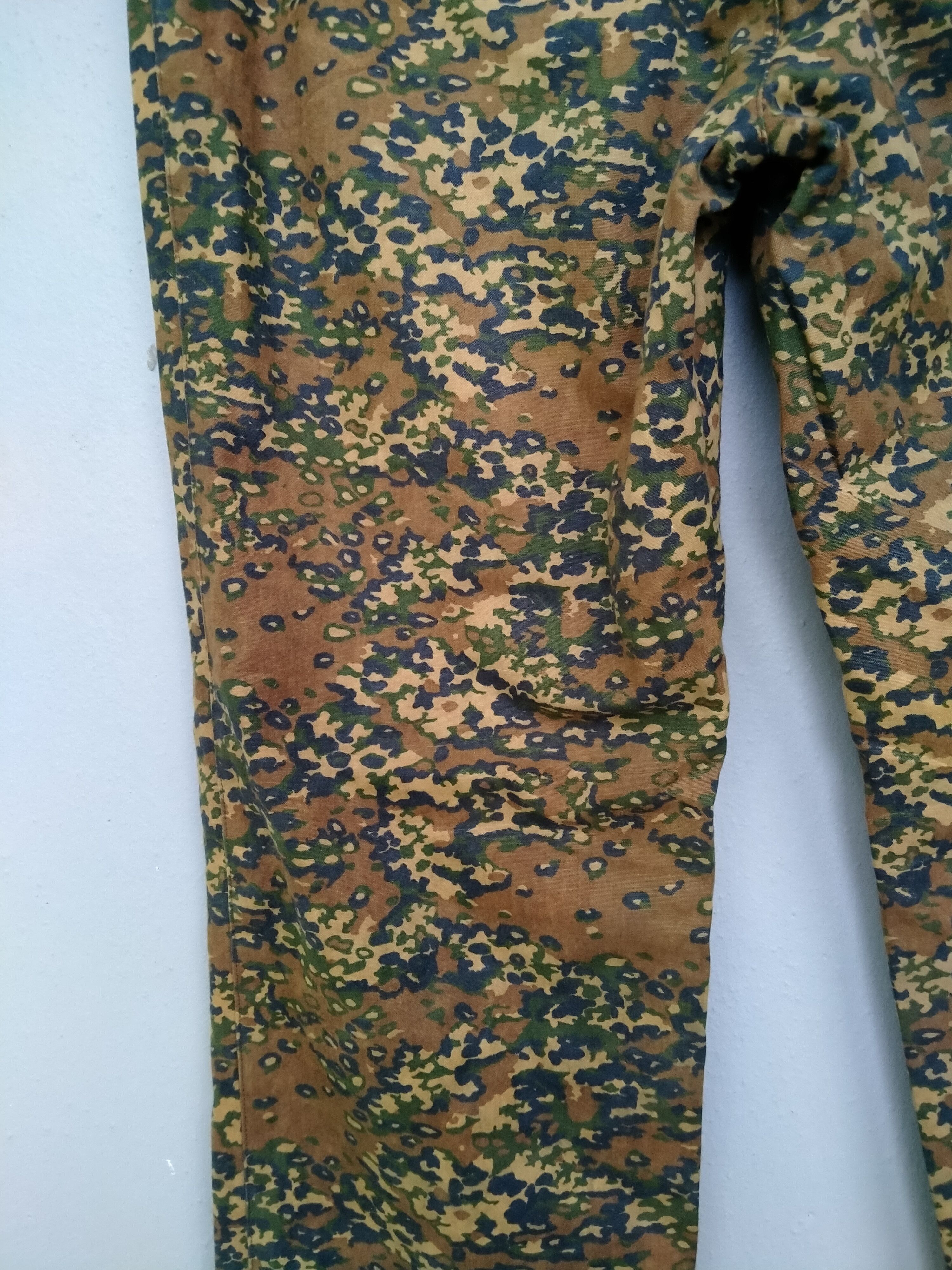 A.P.C. Rare!! Iconic A.P.C. Camouflage Rayon Lined Pant Zipper Riri Size US 29 - 11 Thumbnail