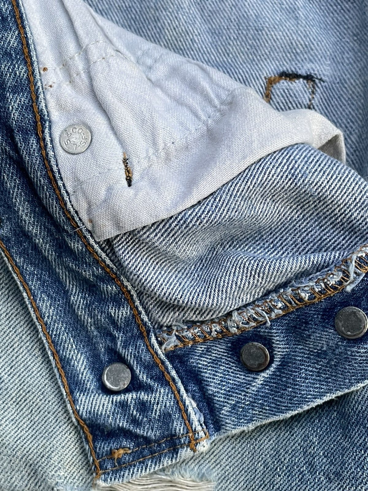 Levi's Vintage Levis 501e Redline 1983 USA Aging Distressed Size US 31 - 17 Thumbnail