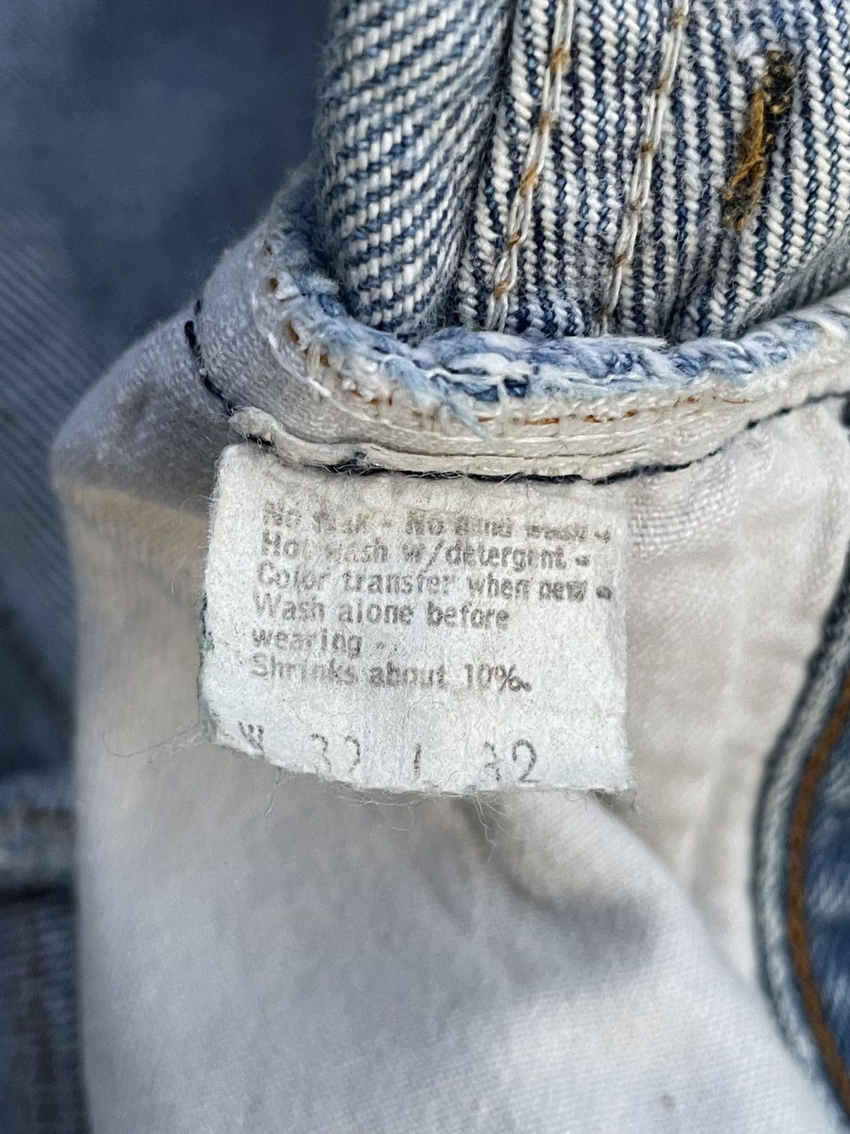 Levi's Vintage Levis 501e Redline 1983 USA Aging Distressed Size US 31 - 15 Thumbnail