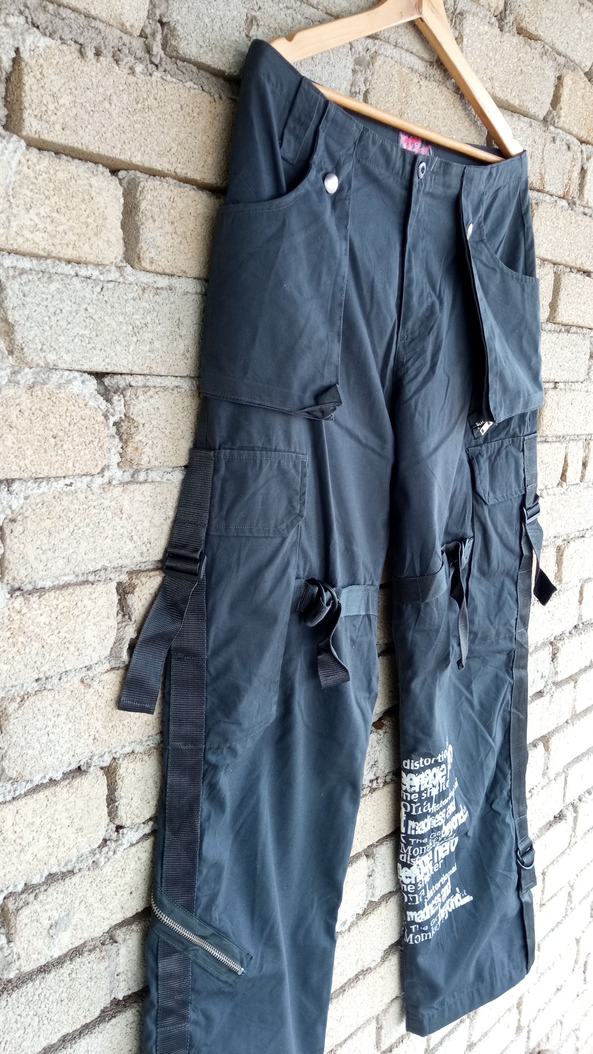Japanese Brand 🔥🔥Homme Bold Multipocket Cargo Bondage Statement Pants Size US 32 / EU 48 - 11 Thumbnail