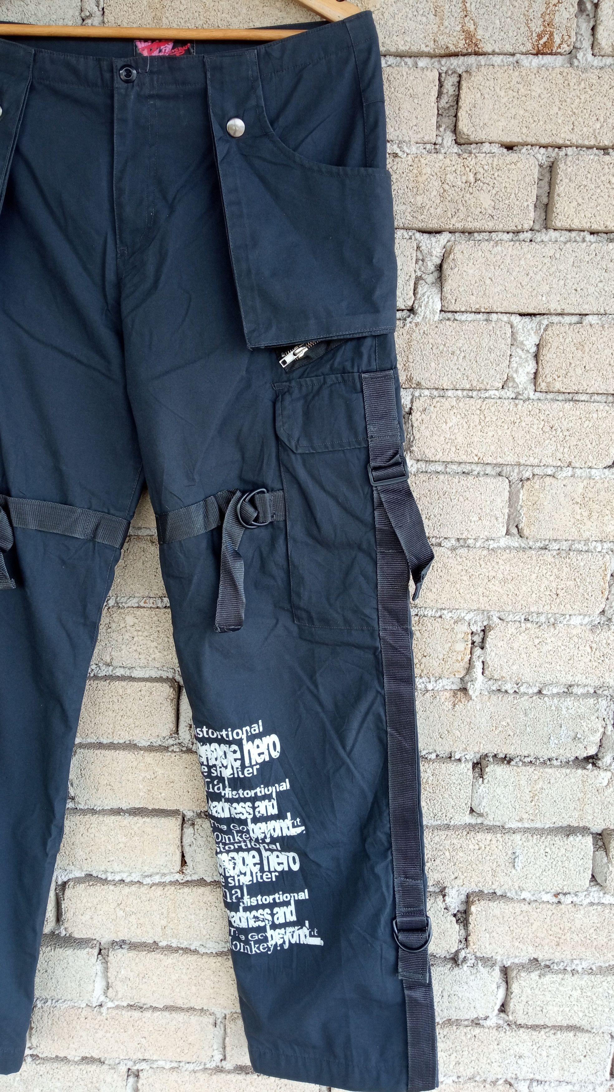 Japanese Brand 🔥🔥Homme Bold Multipocket Cargo Bondage Statement Pants Size US 32 / EU 48 - 6 Thumbnail