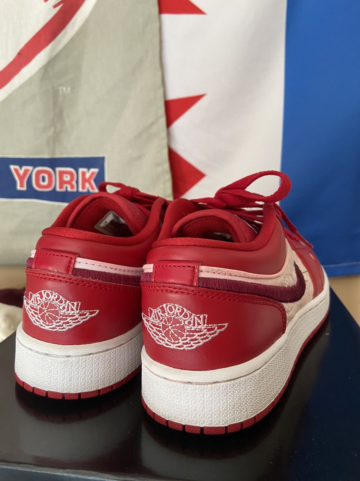 Jordan Brand Jordan 1 Low SE Red Quilt GS Size US 6 / EU 39 - 5 Thumbnail