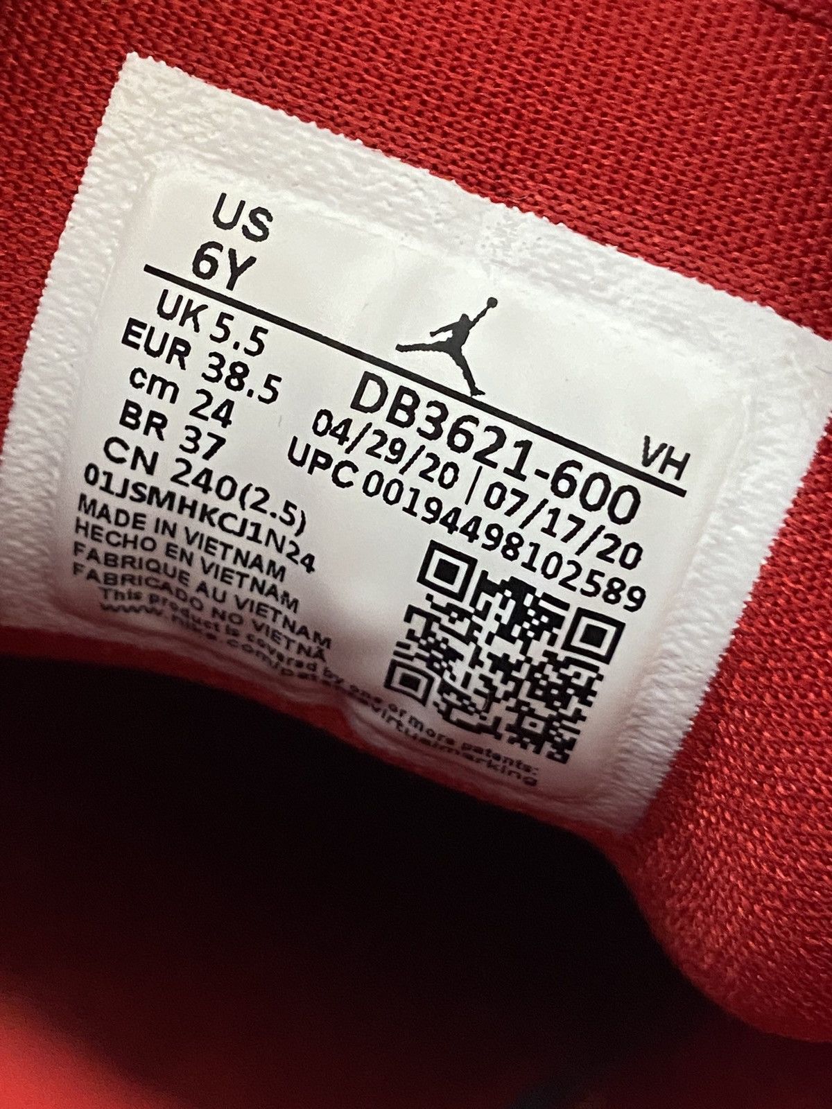 Jordan Brand Jordan 1 Low SE Red Quilt GS Size US 6 / EU 39 - 10 Thumbnail
