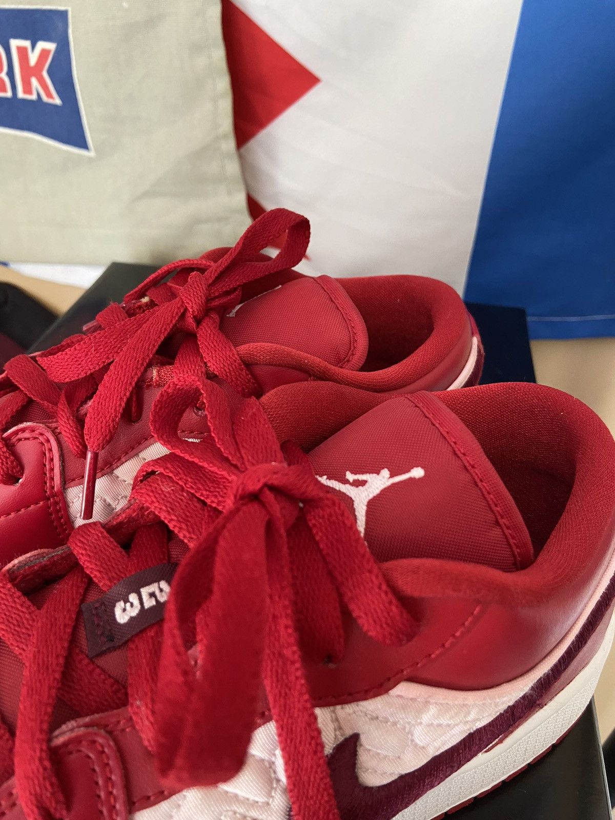 Jordan Brand Jordan 1 Low SE Red Quilt GS Size US 6 / EU 39 - 7 Thumbnail