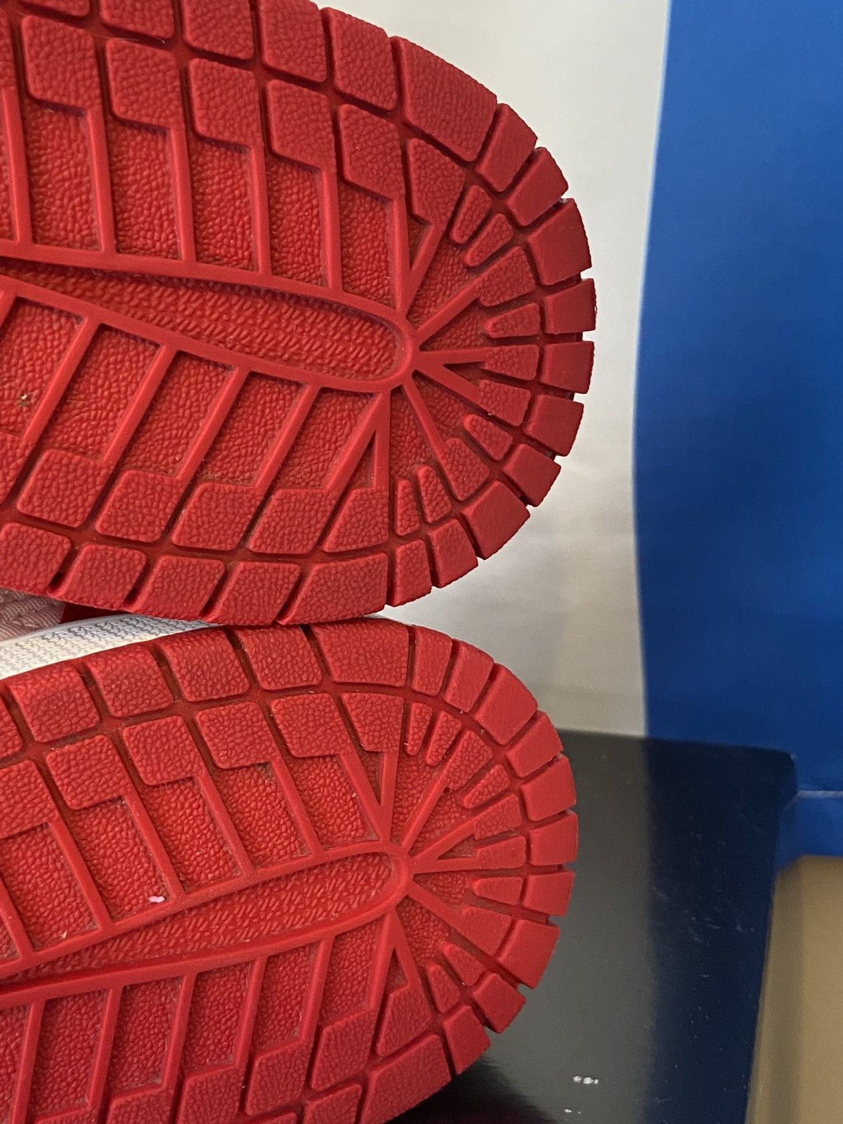 Jordan Brand Jordan 1 Low SE Red Quilt GS Size US 6 / EU 39 - 12 Thumbnail
