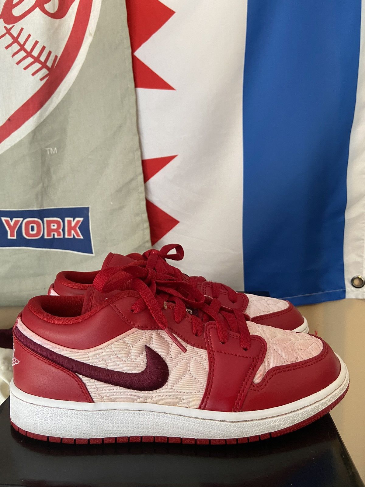 Jordan Brand Jordan 1 Low SE Red Quilt GS Size US 6 / EU 39 - 4 Thumbnail