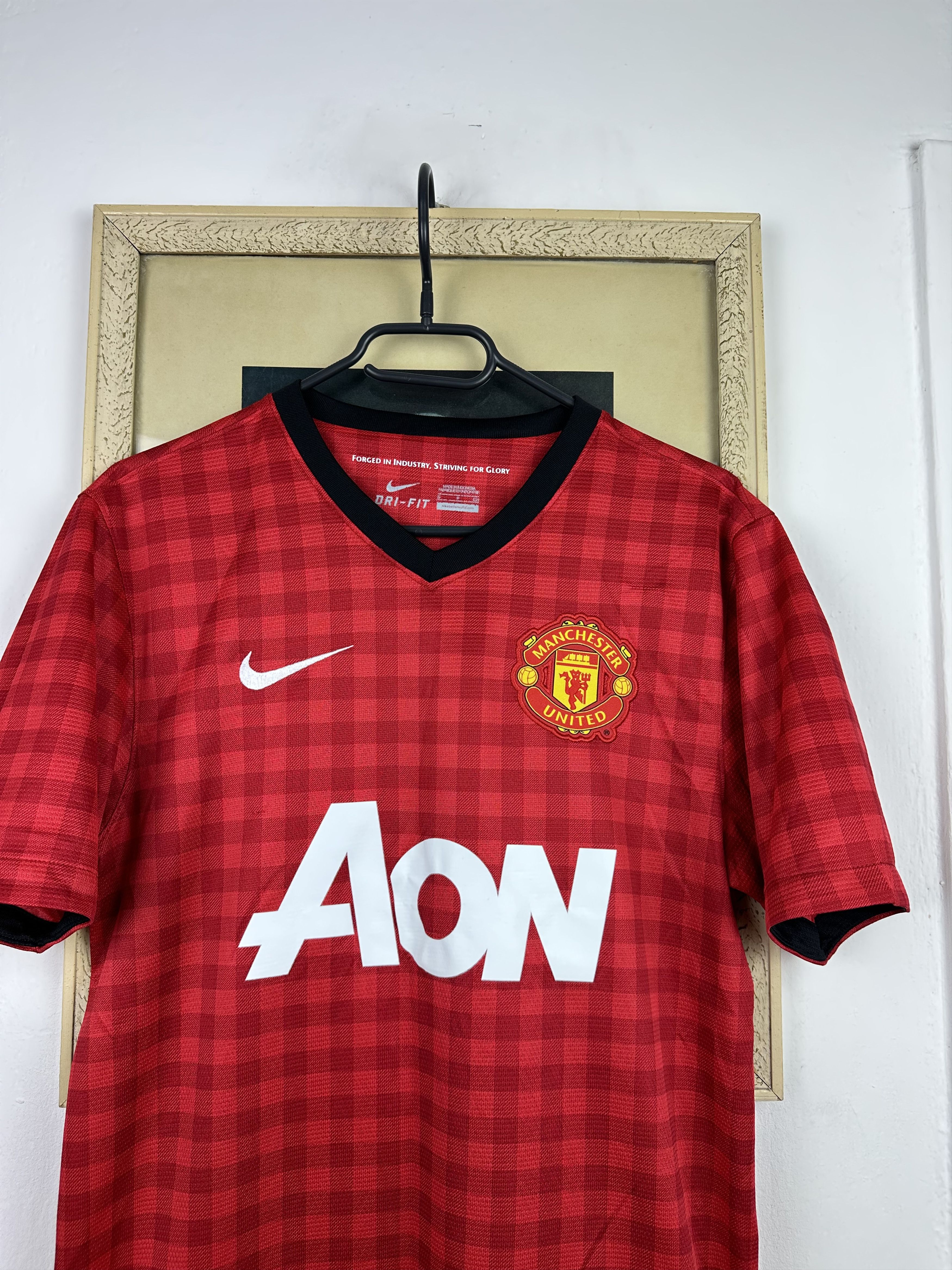 Nike Manchester United football shirt 2012 #20 V. Persie Jersey Size US S / EU 44-46 / 1 - 4 Thumbnail