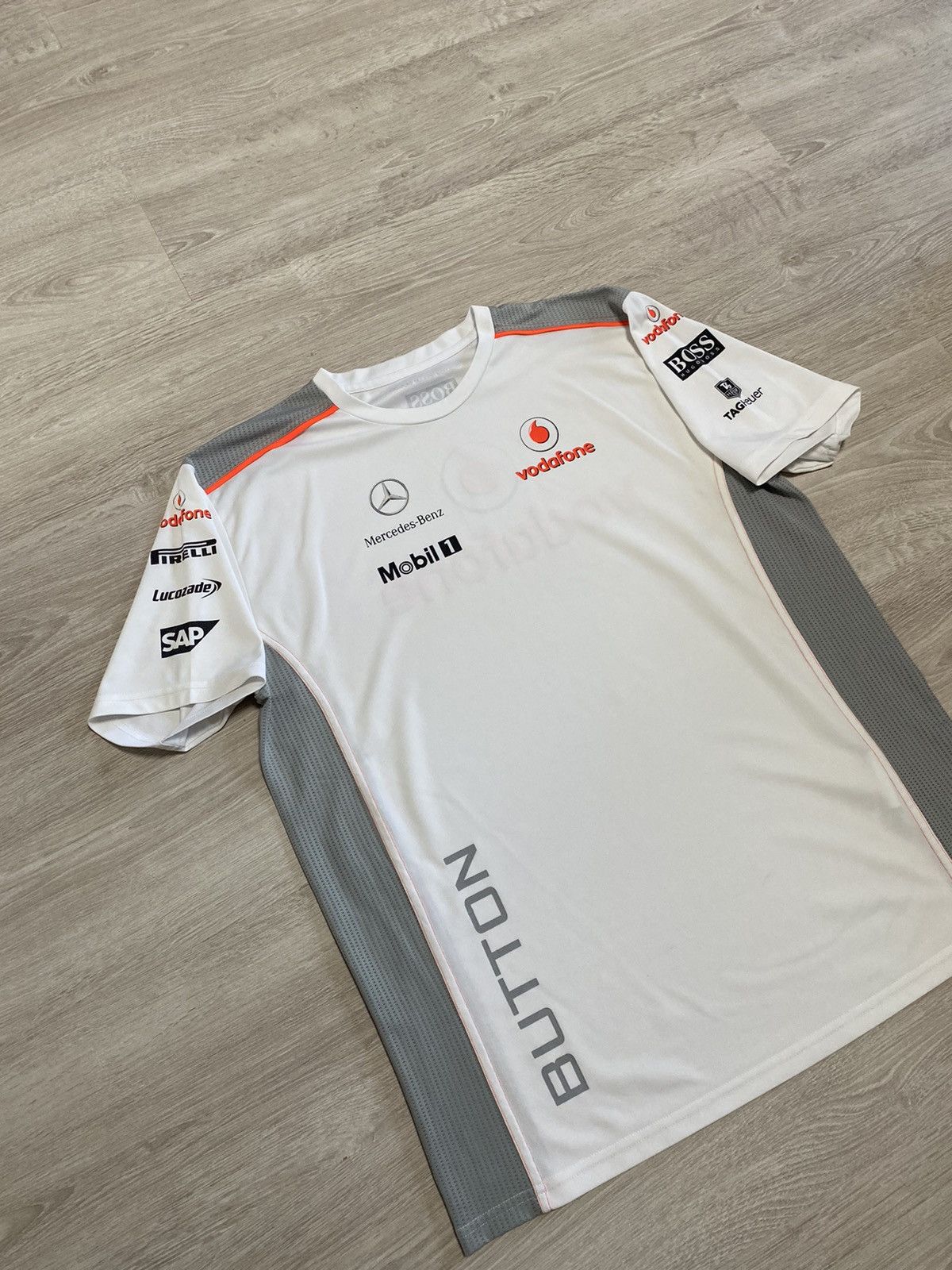 Formula 1 Jersey Mercedes Benz Formula 1 sz XL Vodafone Size US XL / EU 56 / 4 - 1 Thumbnail
