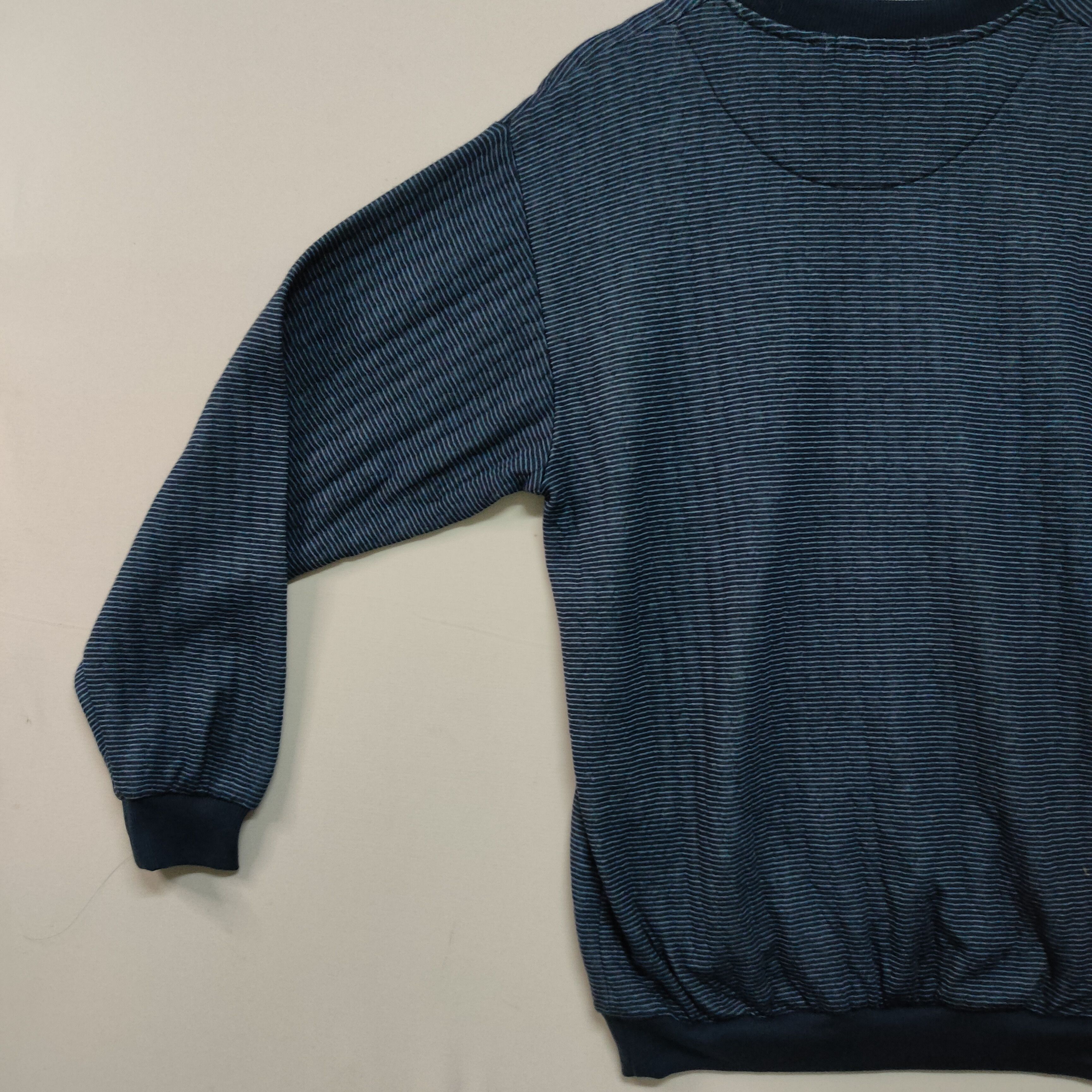 Lyle & Scott × Vintage VINTAGE LYLE & SCOTT EMBROIDERY SMALL LOGO SWEATSHIRT Size US L / EU 52-54 / 3 - 11 Thumbnail