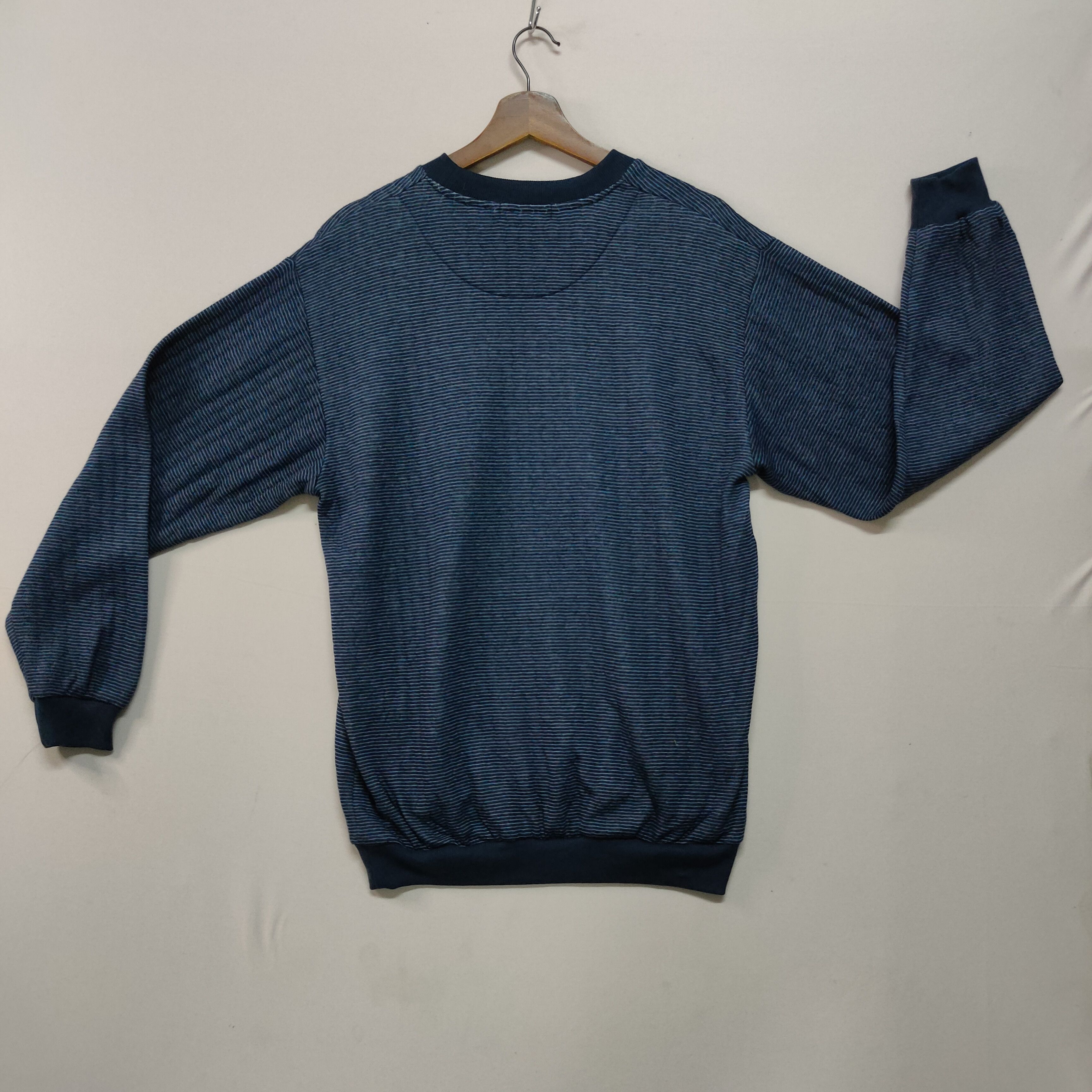 Lyle & Scott × Vintage VINTAGE LYLE & SCOTT EMBROIDERY SMALL LOGO SWEATSHIRT Size US L / EU 52-54 / 3 - 12 Thumbnail