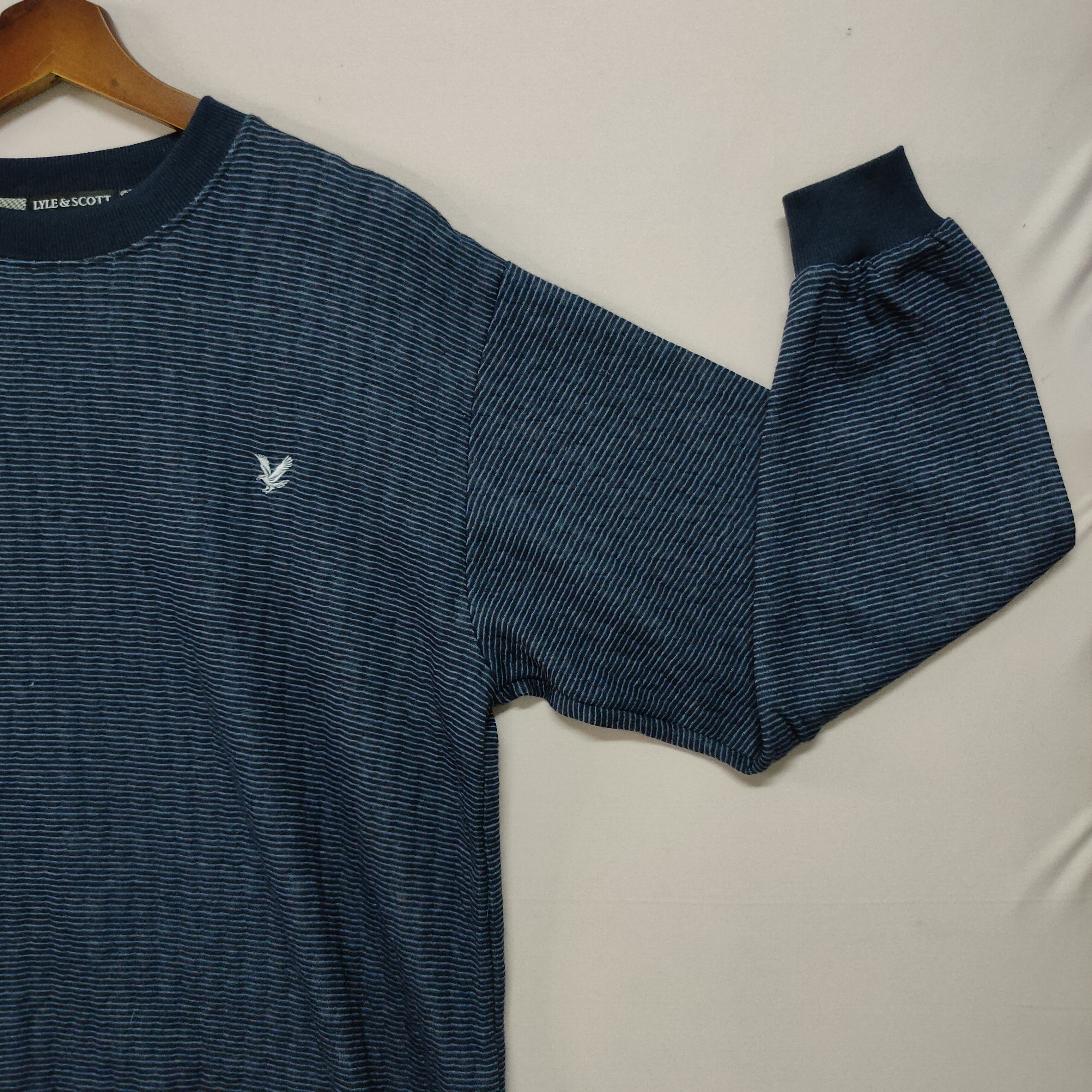 Lyle & Scott × Vintage VINTAGE LYLE & SCOTT EMBROIDERY SMALL LOGO SWEATSHIRT Size US L / EU 52-54 / 3 - 4 Thumbnail