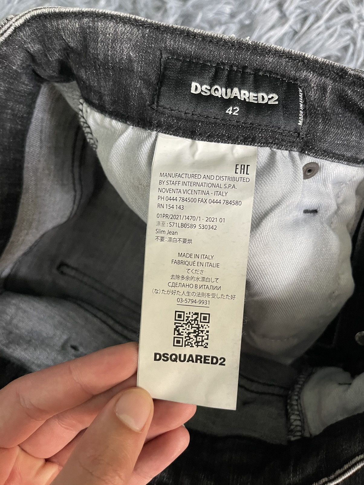Dsquared2 Dsquared2 graphite black faded denim shorts Size US 33 - 7 Thumbnail