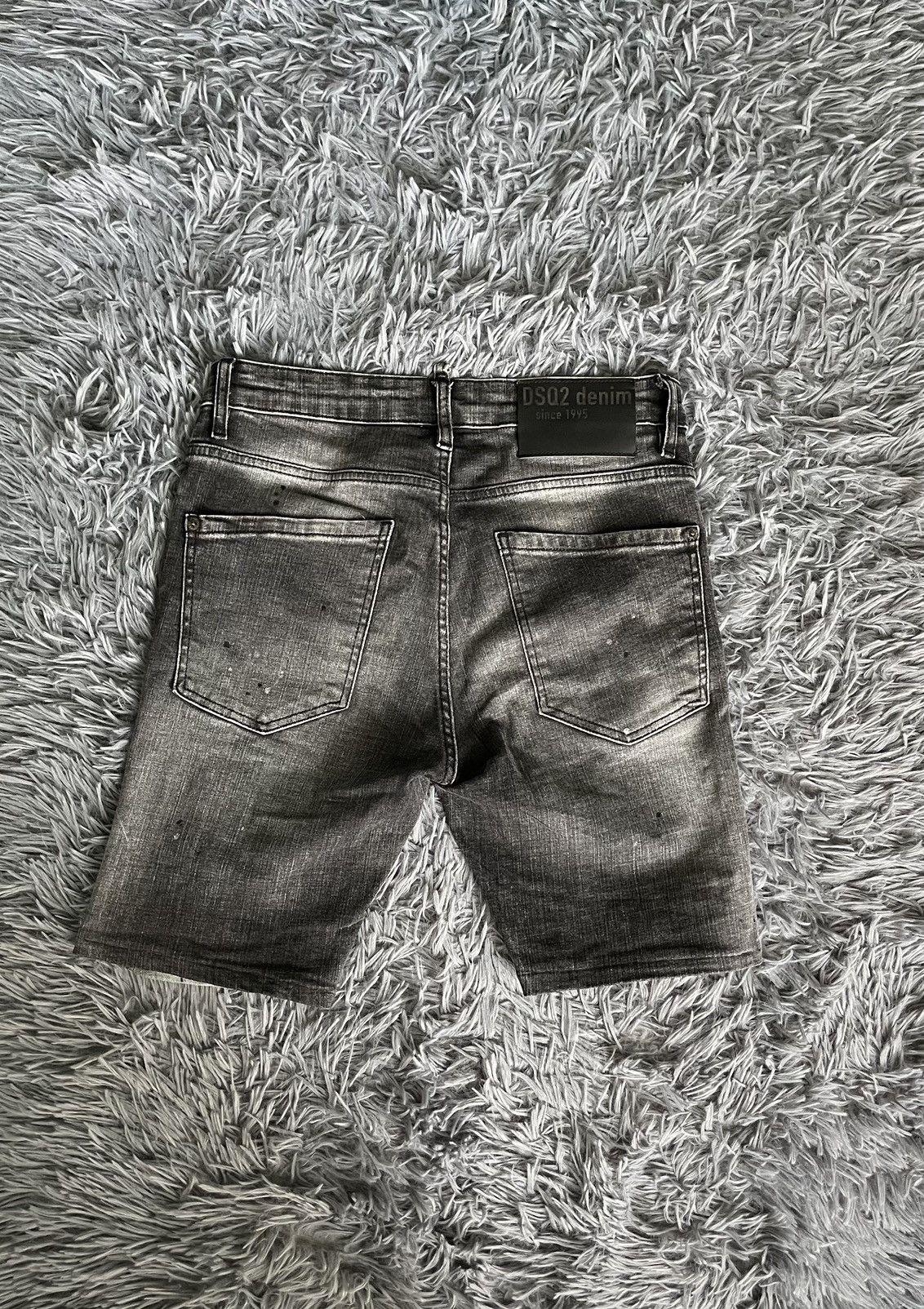 Dsquared2 Dsquared2 graphite black faded denim shorts Size US 33 - 13 Thumbnail