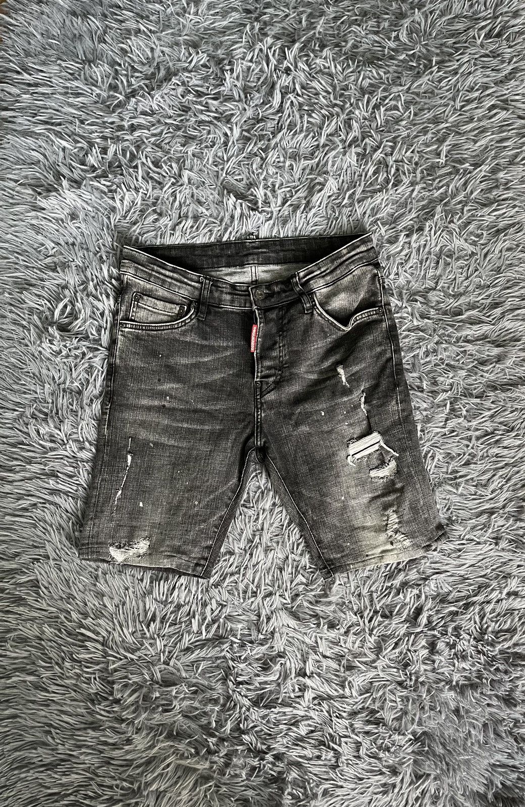 Dsquared2 Dsquared2 graphite black faded denim shorts Size US 33 - 1 Thumbnail