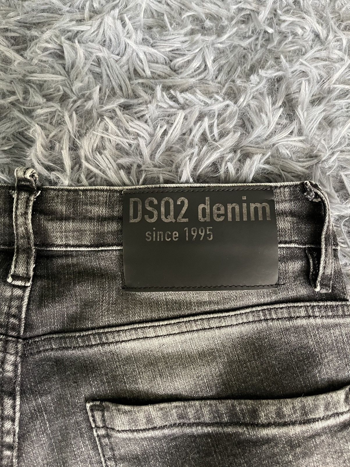 Dsquared2 Dsquared2 graphite black faded denim shorts Size US 33 - 12 Thumbnail