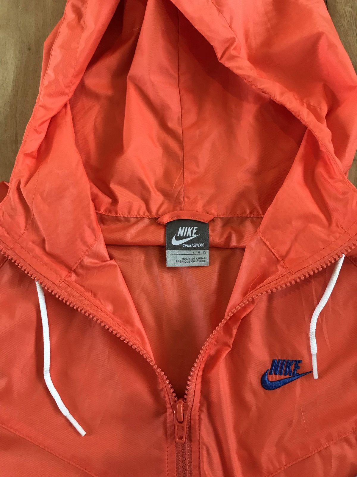 Nike × Vintage Vintage Nike Sportswear Neon Orange Zip Up WindbreakerJacket Size US L / EU 52-54 / 3 - 3 Thumbnail