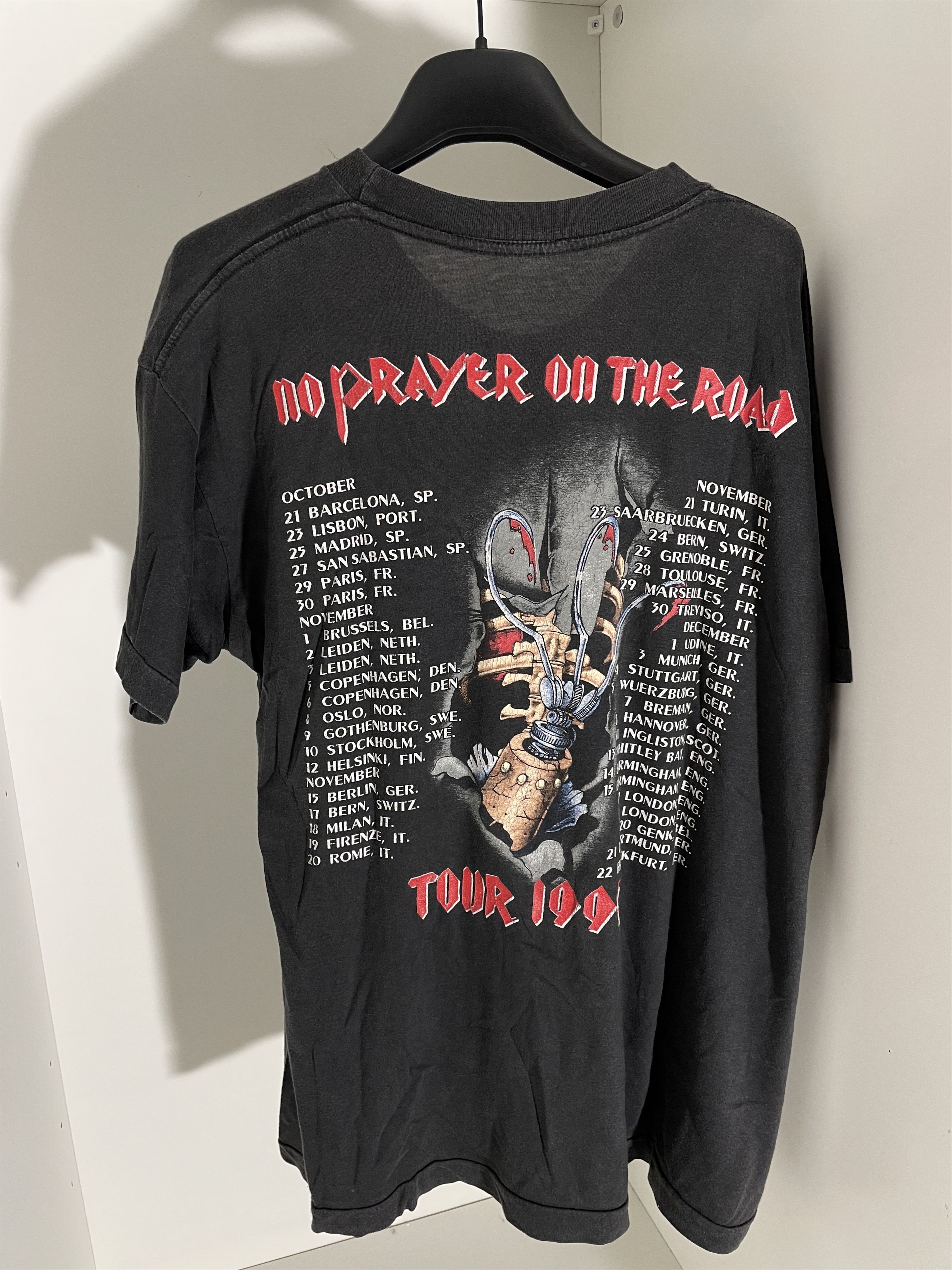 Band Tees Vintage 90s Iron maiden No prayer on the road tour 1990 tee Size US L / EU 52-54 / 3 - 5 Thumbnail