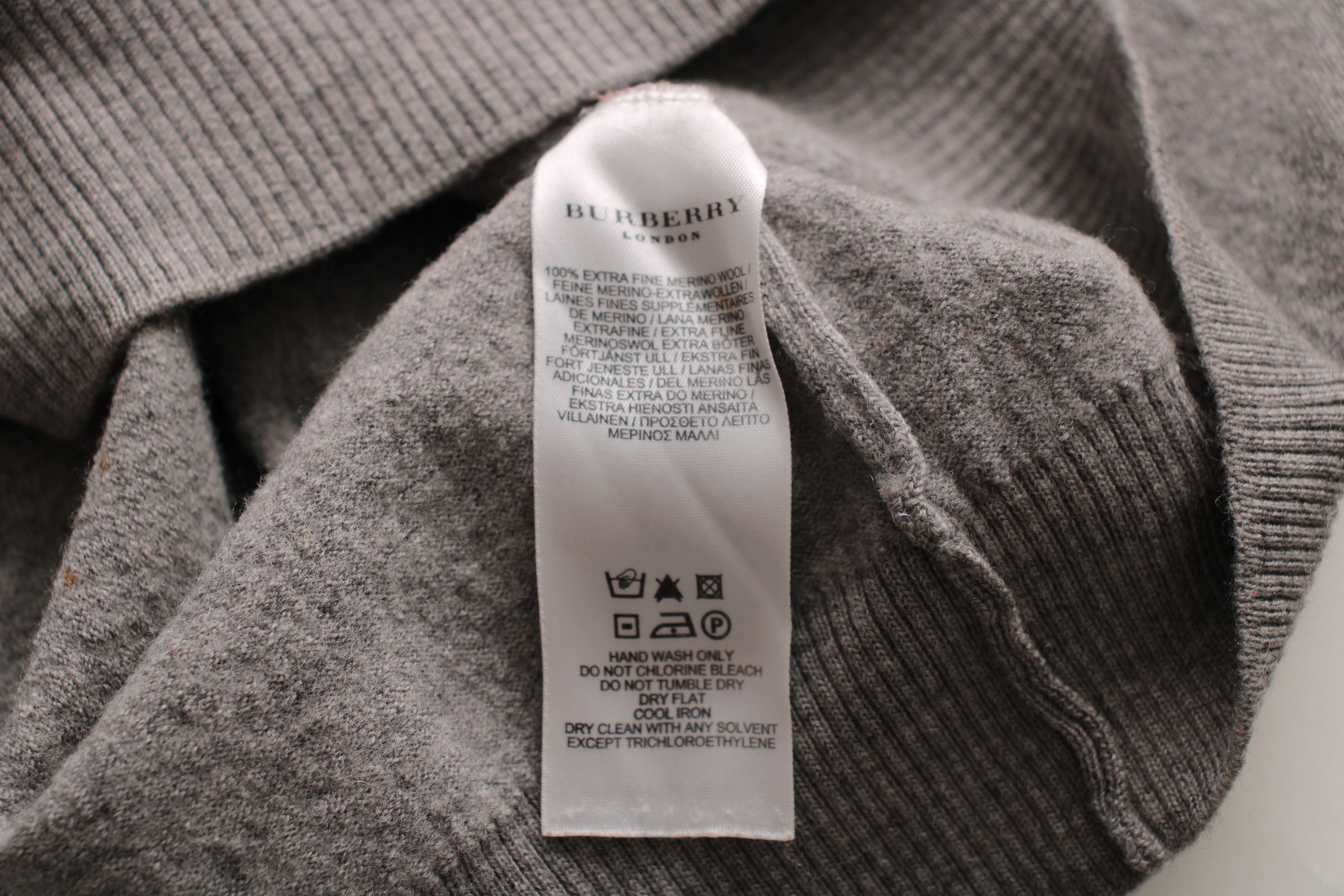 Burberry Burberry Sweater Nova Check Shoulder Wool Crew neck Gray Size M / US 6-8 / IT 42-44 - 8 Thumbnail