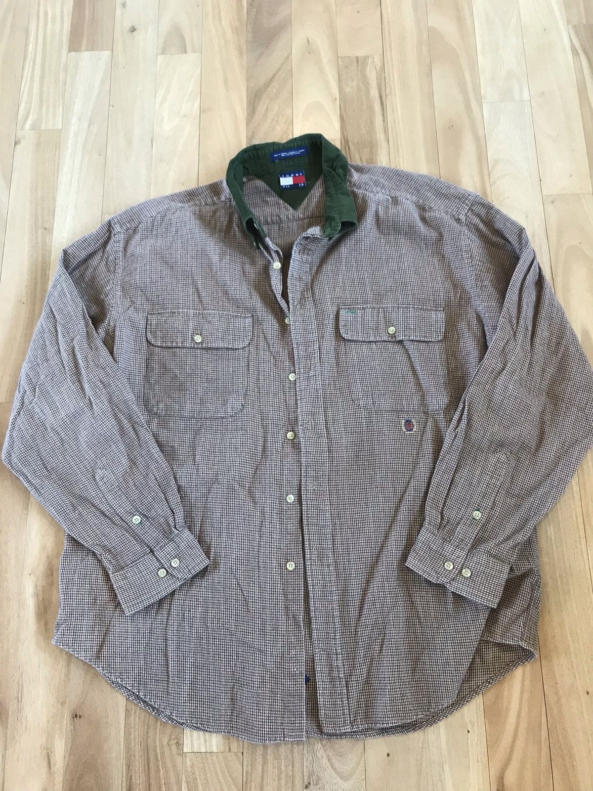 Tommy Hilfiger × Vintage Vintage Tommy Hilfiger Brown/Green Button Up Shirt Size US XL / EU 56 / 4 - 1 Thumbnail