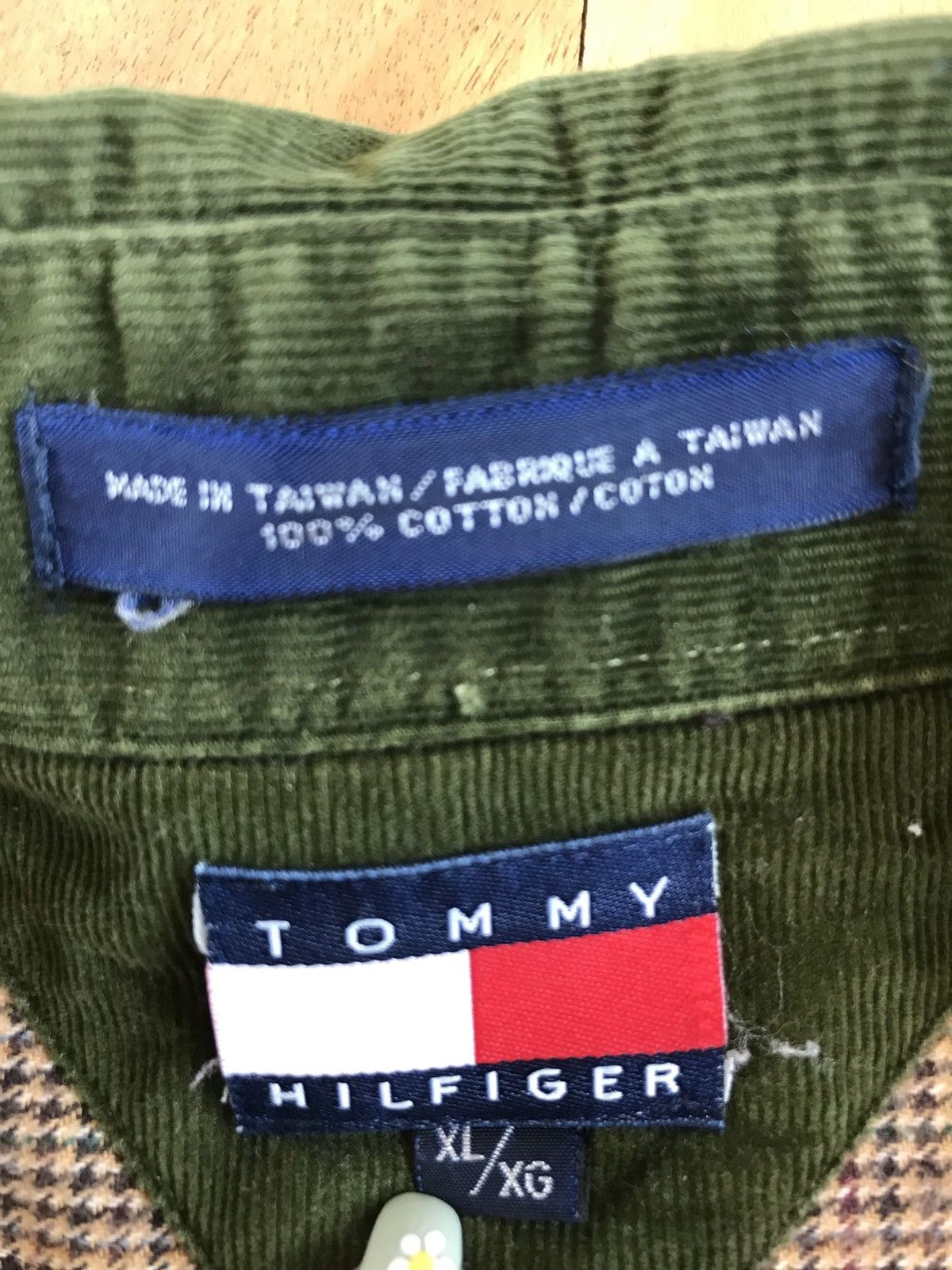 Tommy Hilfiger × Vintage Vintage Tommy Hilfiger Brown/Green Button Up Shirt Size US XL / EU 56 / 4 - 4 Thumbnail