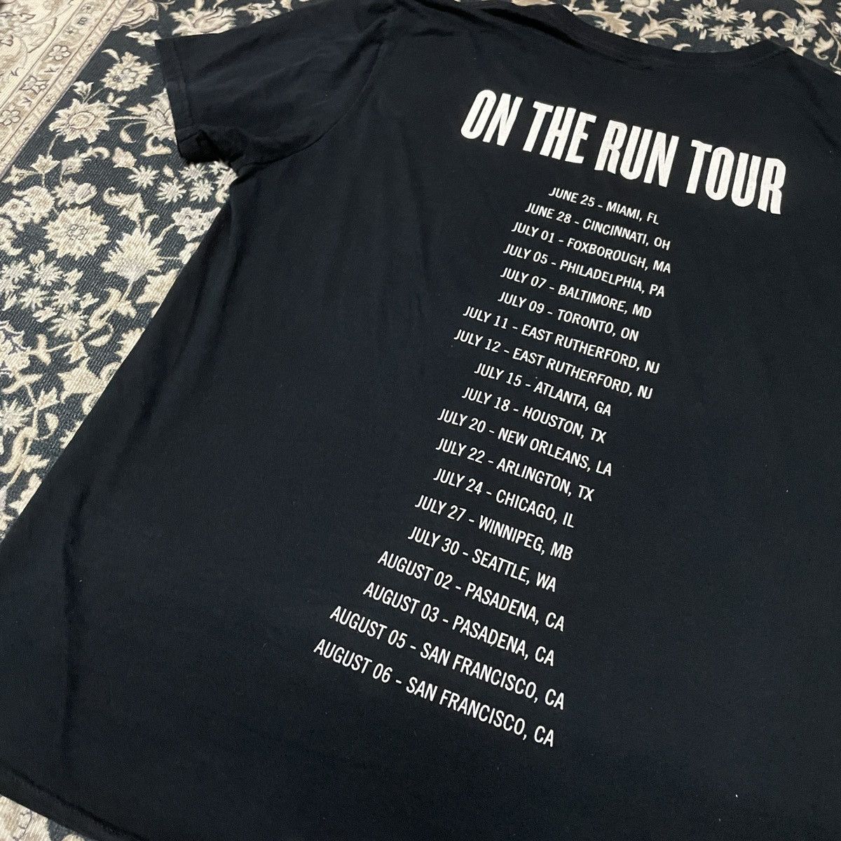 Band Tees × Beyonce × Rap Tees Beyonce “on the run tour” Size US M / EU 48-50 / 2 - 4 Thumbnail