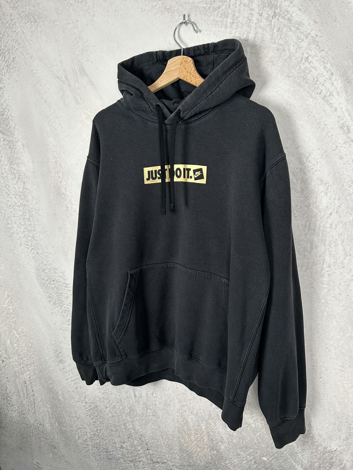 Nike streetwear hoodie hotsell